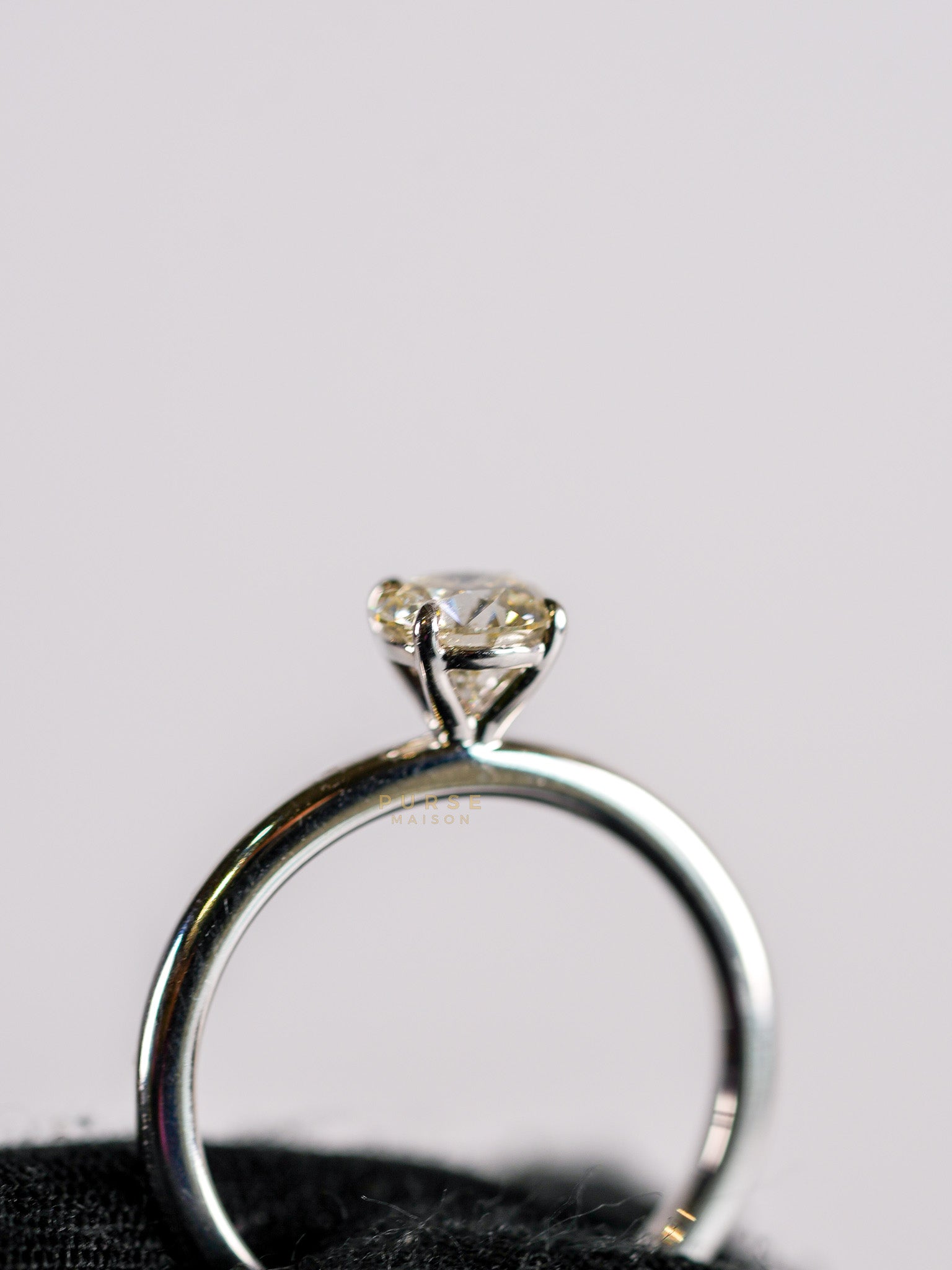 0.77 carats Center Diamond 2.84g Natural Diamond HK Setting Ring US Size 6.5 R18 | Purse Maison Luxury Bags Shop