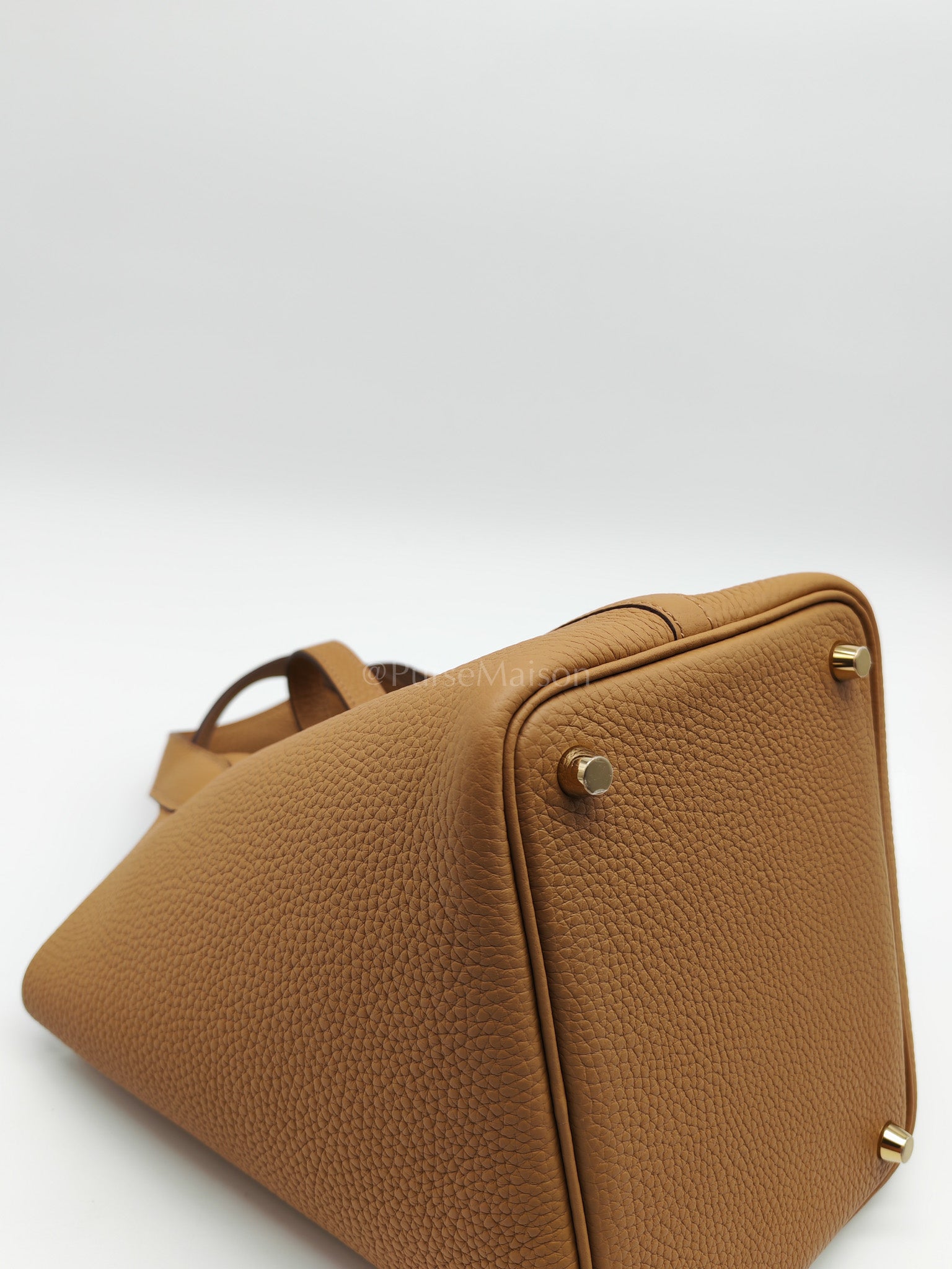 Picotin 18 in Biscuit Taurillon Clemence Leather and Gold Hardware Stamp B(2023)