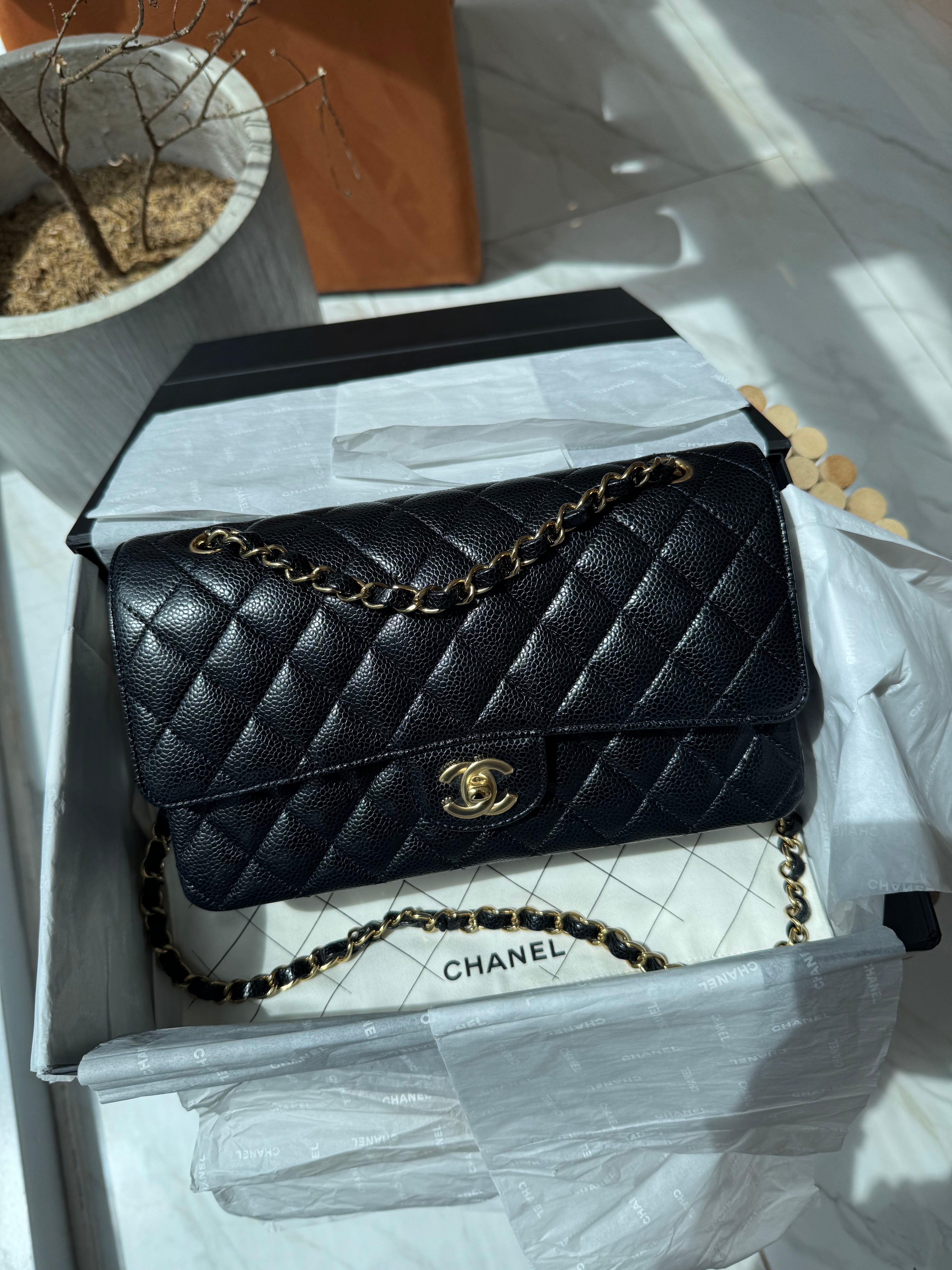 classic double flap medium caviar gold hw microchip year