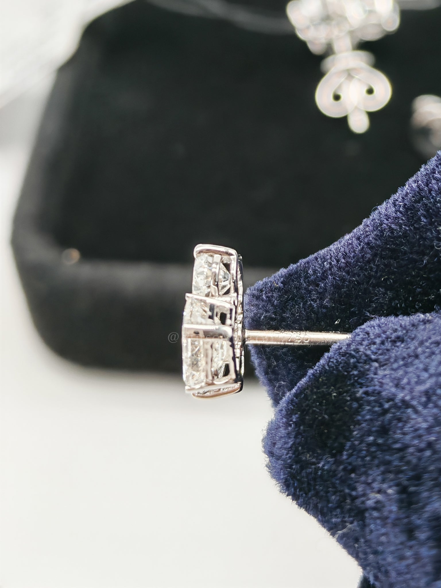 18k 2.4gms. 2.86cts. VS1 to VVS1 (Clarity) E to H (Color) Natural Diamond White Gold Earrings | Purse Maison Luxury Bags Shop
