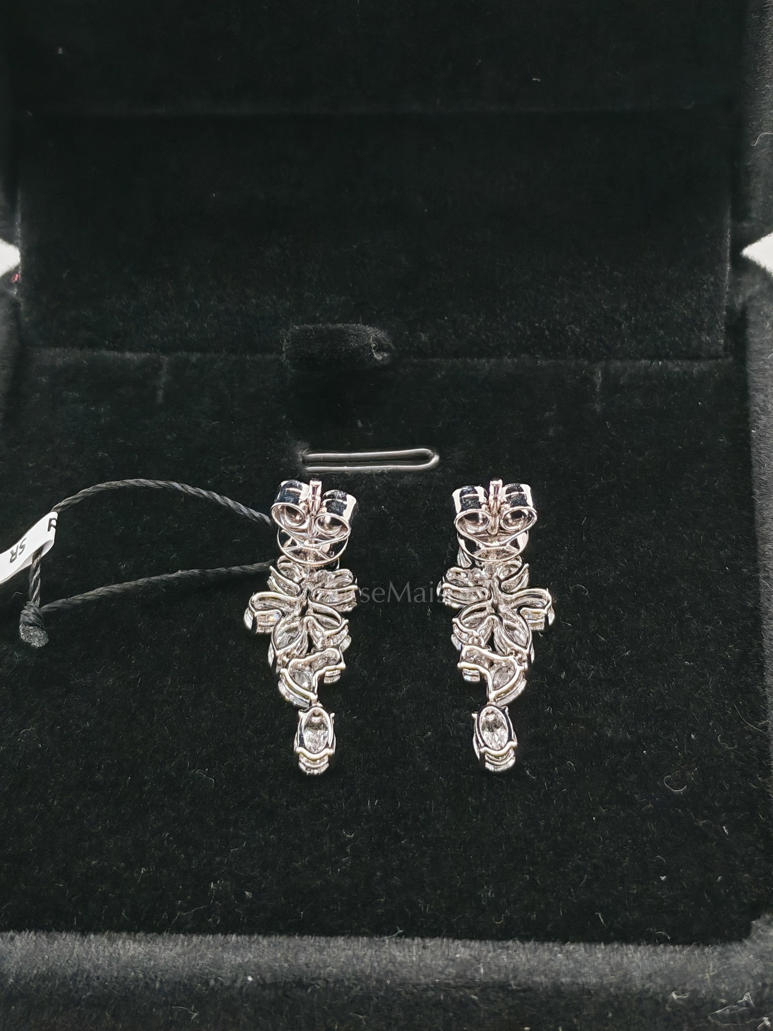 18k 2.63gms 2.2cts. VS1 to VVS1 (Clarity) E to H (Color) Natural Diamond White Gold Earrings | Purse Maison Luxury Bags Shop
