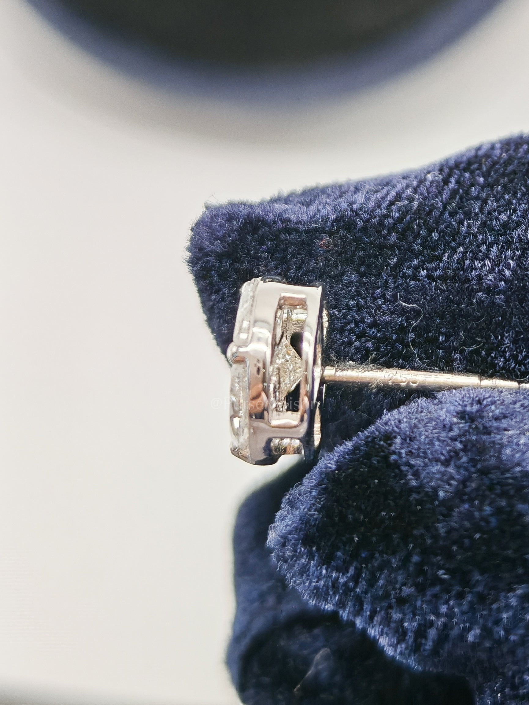 18k 2.92gmc 1.823cts VS1 to VVS1 (Clarity) E to H (Color) Natural Diamond White Gold Earrings | Purse Maison Luxury Bags Shop