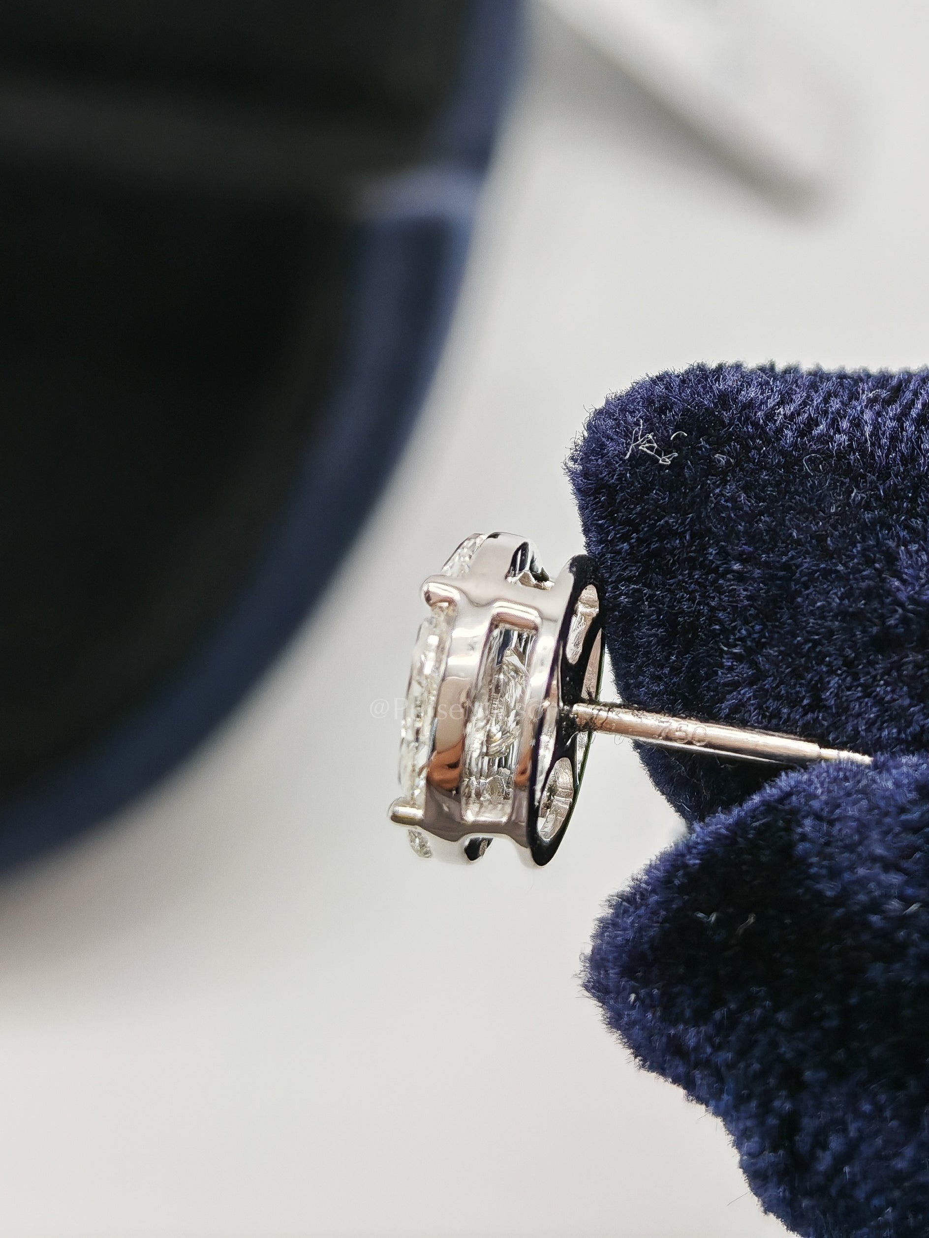 18k 3.05gms 2.42cts VS1 to VVS1 (Clarity) E to H (Color) Natural Diamond White Gold Earrings | Purse Maison Luxury Bags Shop
