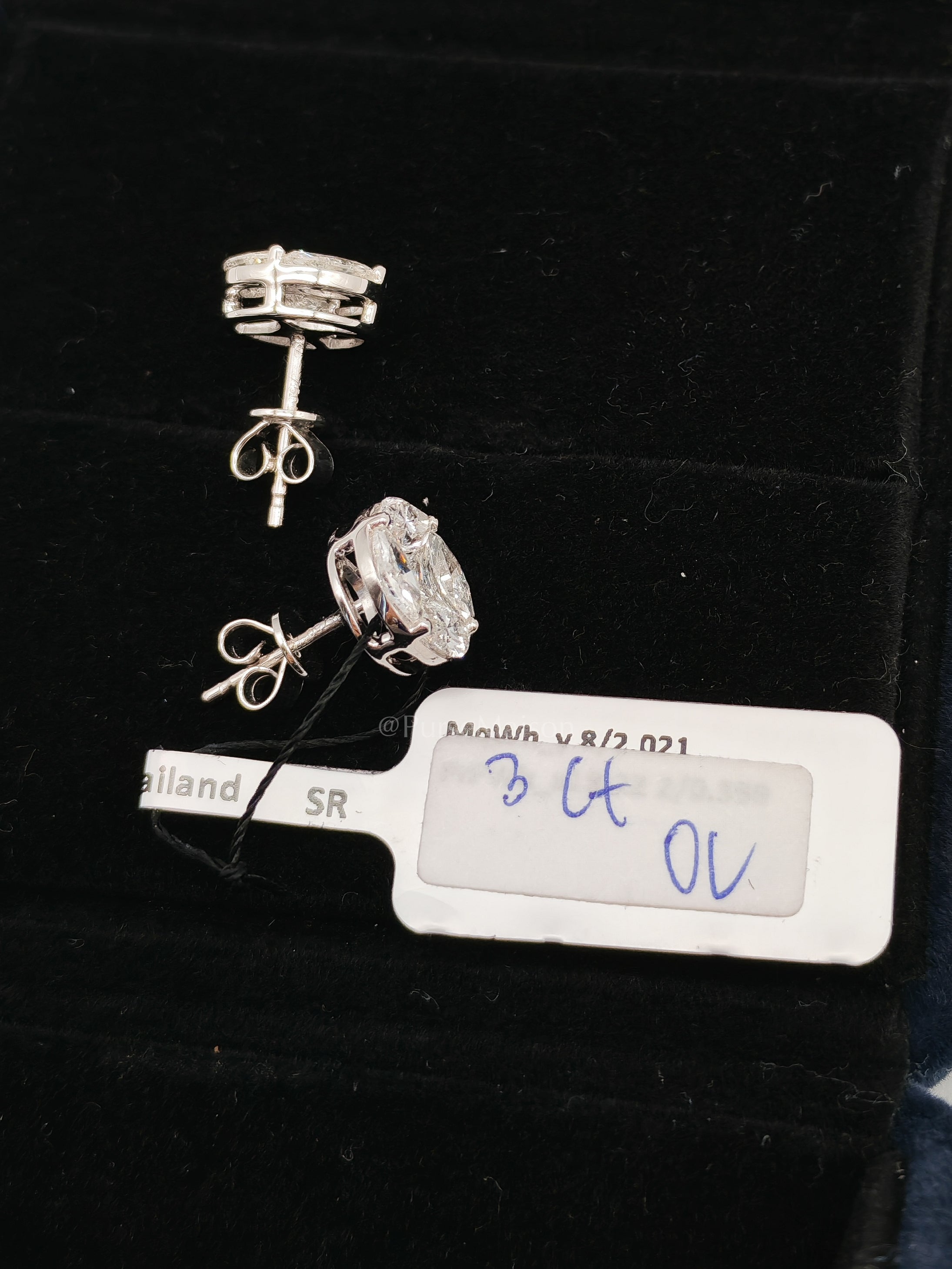 18k 3.05gms 2.42cts VS1 to VVS1 (Clarity) E to H (Color) Natural Diamond White Gold Earrings | Purse Maison Luxury Bags Shop