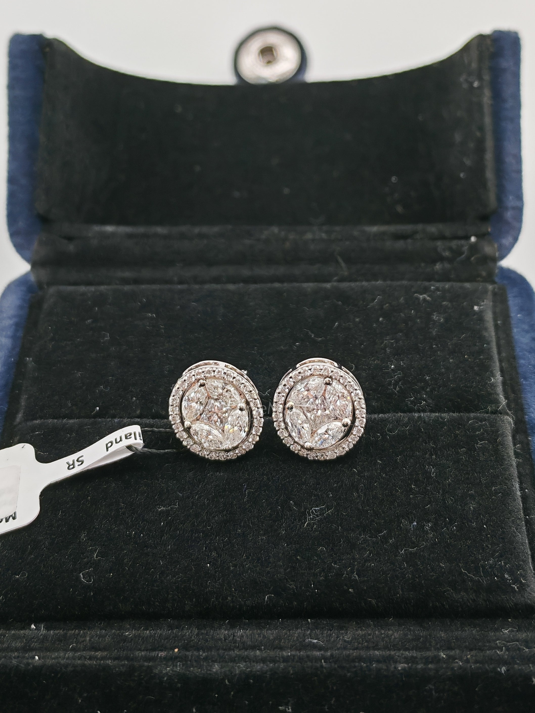 18k 3.39gms 1.52cts VS1 to VVS1 (Clarity) E to H (Color) Natural Diamond White Gold Earrings | Purse Maison Luxury Bags Shop