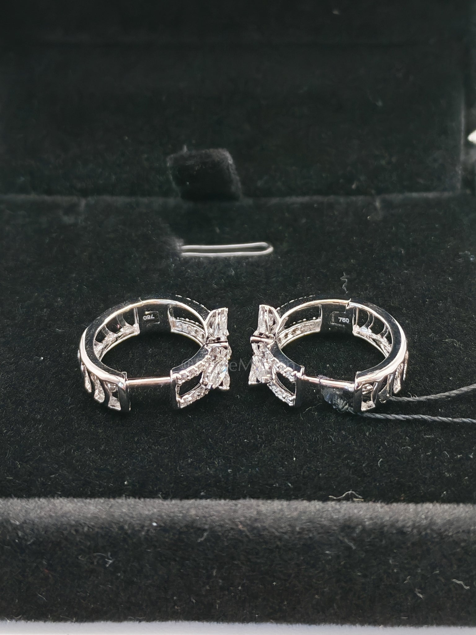 18k 3.95gms. 1.24cts. VS1 to VVS1 (Clarity) E to H (Color) Natural Diamond White Gold Earrings | Purse Maison Luxury Bags Shop