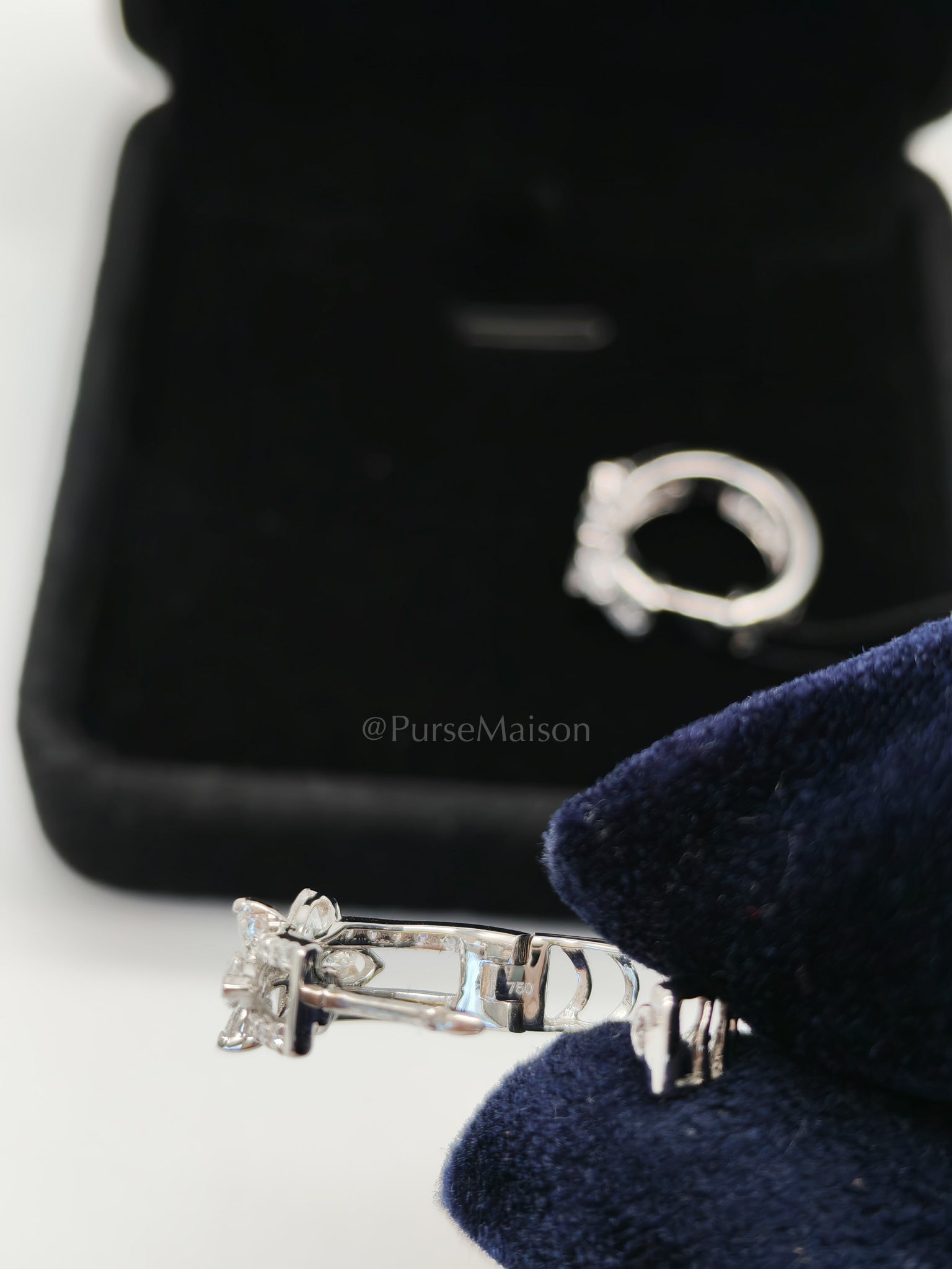 18k 3.95gms. 1.24cts. VS1 to VVS1 (Clarity) E to H (Color) Natural Diamond White Gold Earrings | Purse Maison Luxury Bags Shop