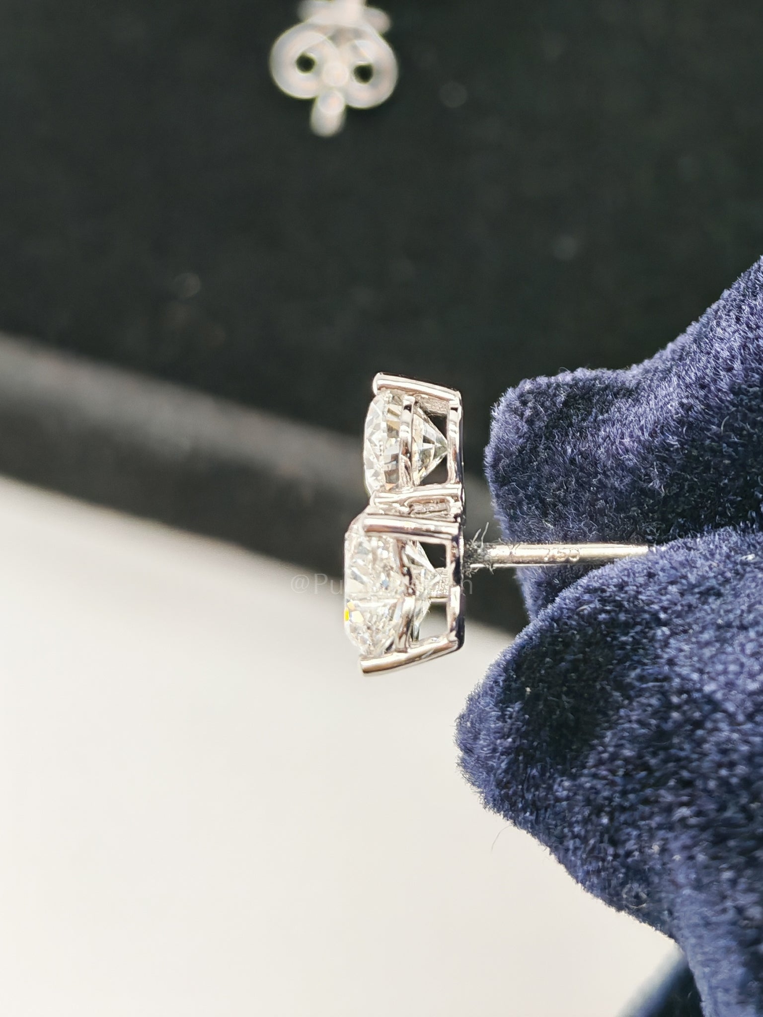 18k 3gms 4.41cts. VS1 to VVS1 (Clarity) E to H (Color) Natural Diamond White Gold Earrings | Purse Maison Luxury Bags Shop