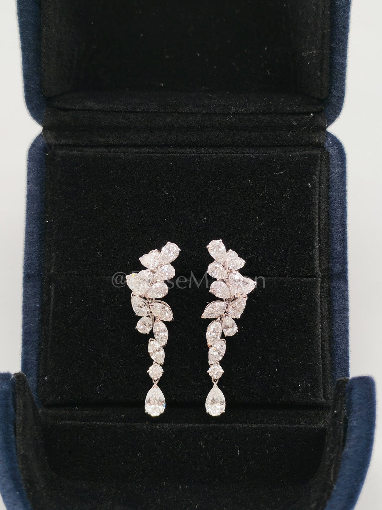 18k 4.66gms. 5.55cts. VS1 to VVS1 (Clarity) E to H (Color) Natural Diamond White Gold Earrings | Purse Maison Luxury Bags Shop