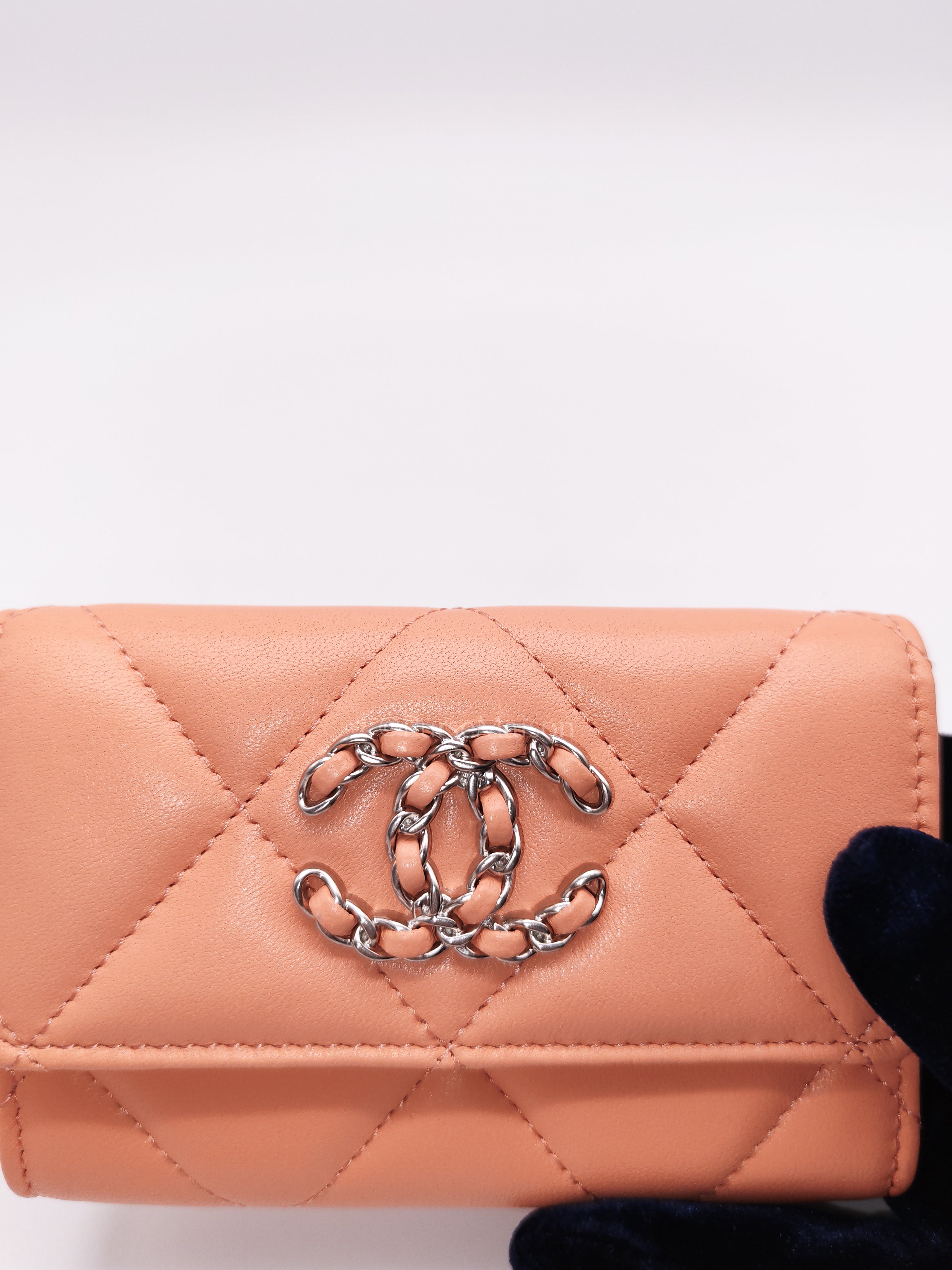 19 Flap Cardholder in Peach Lambskin Leather & Palladium Hardware Microchip | Purse Maison Luxury Bags Shop