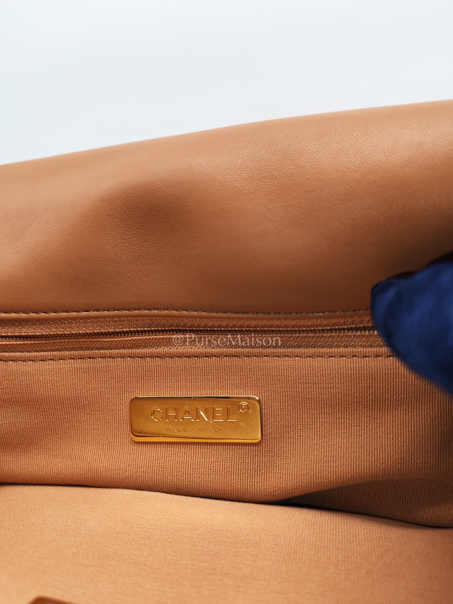 19 Maxi in Caramel Lambskin Leather and Mixed Hardware (Microchip) | Purse Maison Luxury Bags Shop