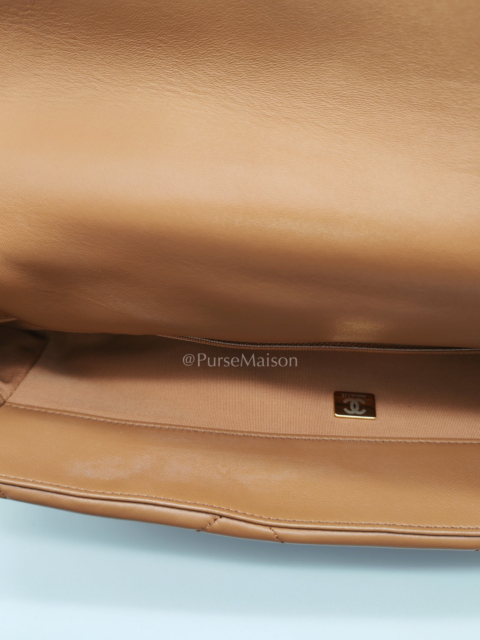 19 Maxi in Caramel Lambskin Leather and Mixed Hardware (Microchip) | Purse Maison Luxury Bags Shop