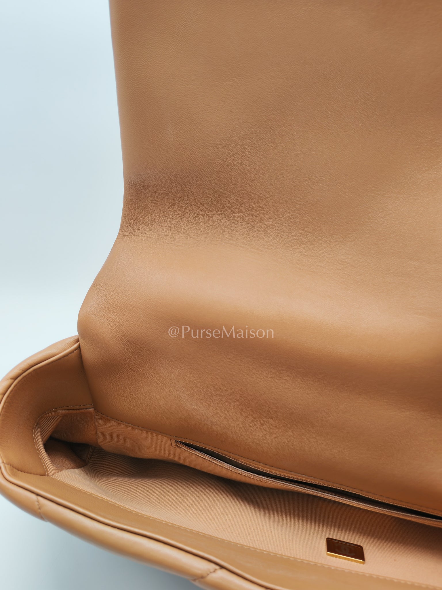 19 Maxi in Caramel Lambskin Leather and Mixed Hardware (Microchip) | Purse Maison Luxury Bags Shop