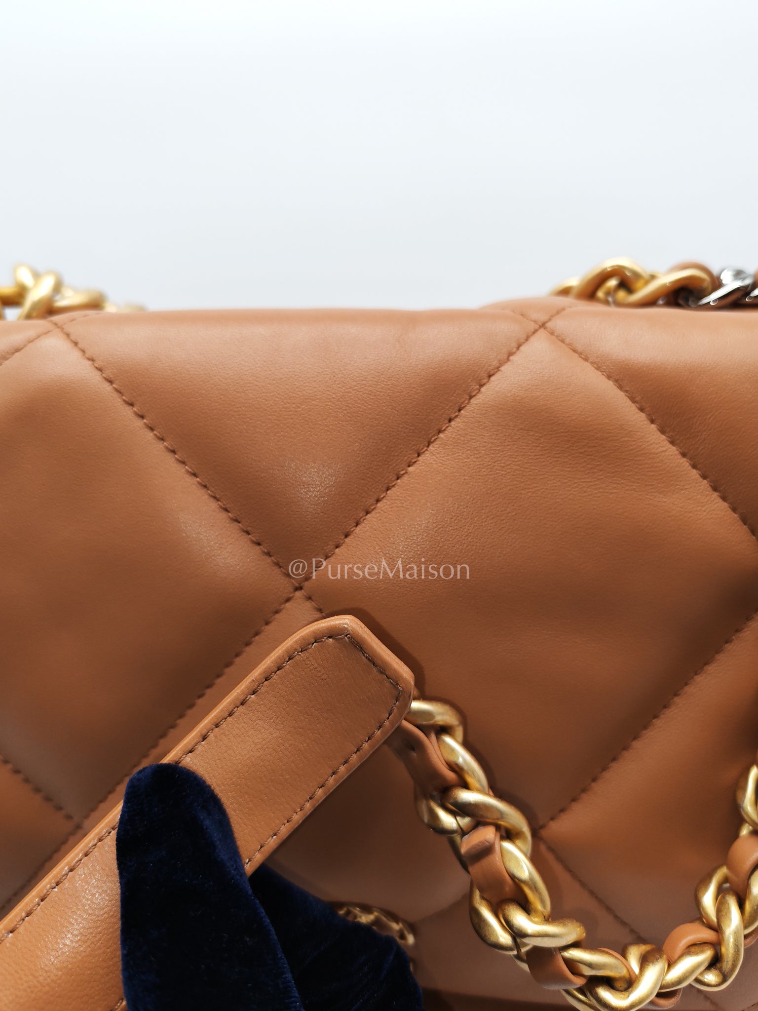 19 Maxi in Caramel Lambskin Leather and Mixed Hardware (Microchip) | Purse Maison Luxury Bags Shop