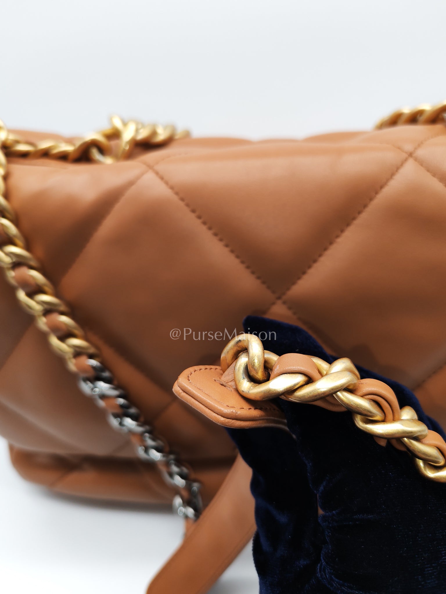 19 Maxi in Caramel Lambskin Leather and Mixed Hardware (Microchip) | Purse Maison Luxury Bags Shop