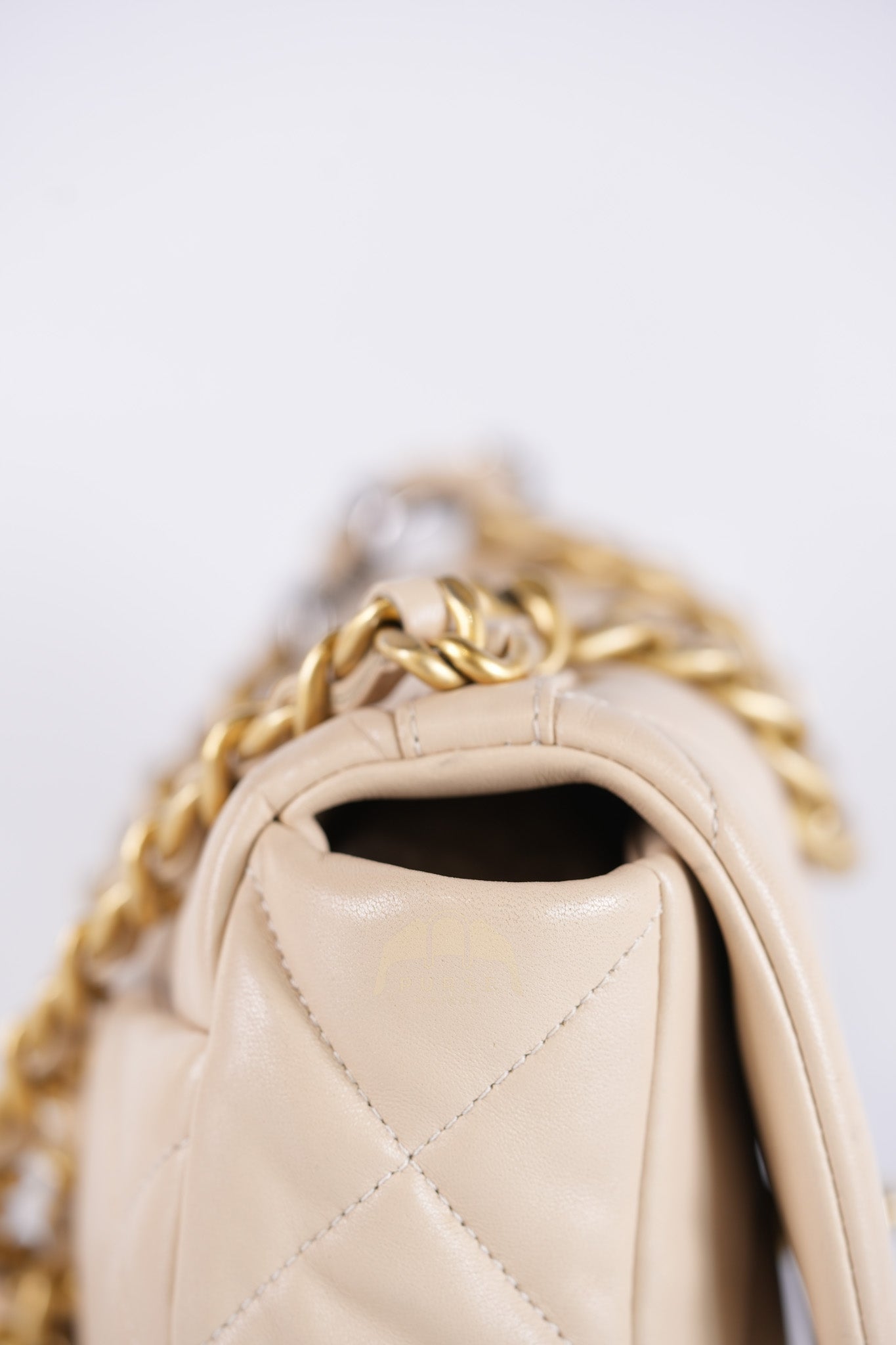 19 Medium in Beige Lambskin Leather & Mixed Hardware Microchip | Purse Maison Luxury Bags Shop