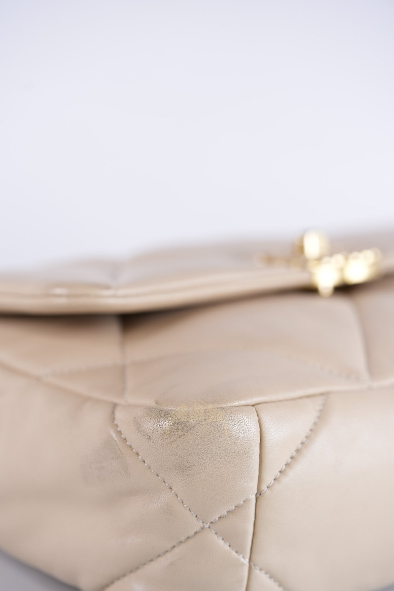 19 Medium in Beige Lambskin Leather & Mixed Hardware Microchip | Purse Maison Luxury Bags Shop