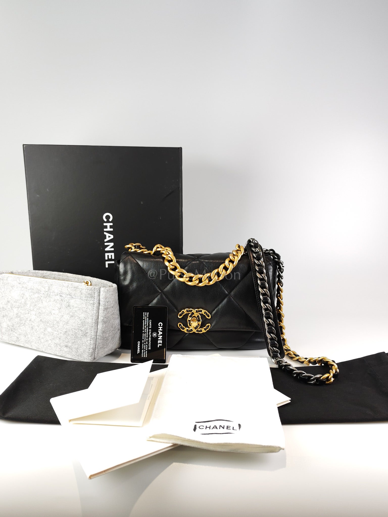 19 Small Black in Goatskin Leather and Mixed Hardware Series 30 | Purse Maison Luxury Bags Shop