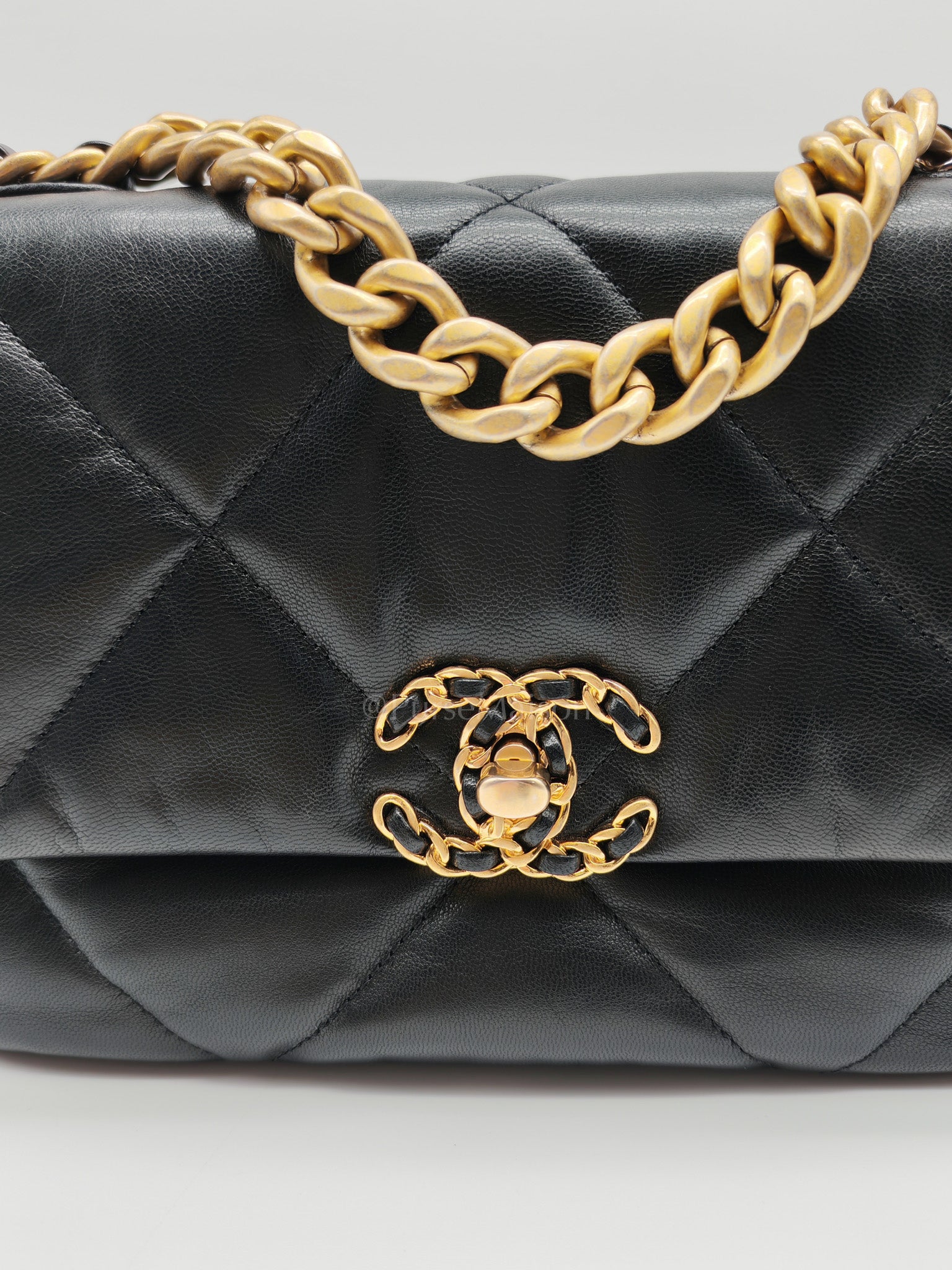 19 Small Black Lambskin Leather in Mix Hardware (Series 30) | Purse Maison Luxury Bags Shop