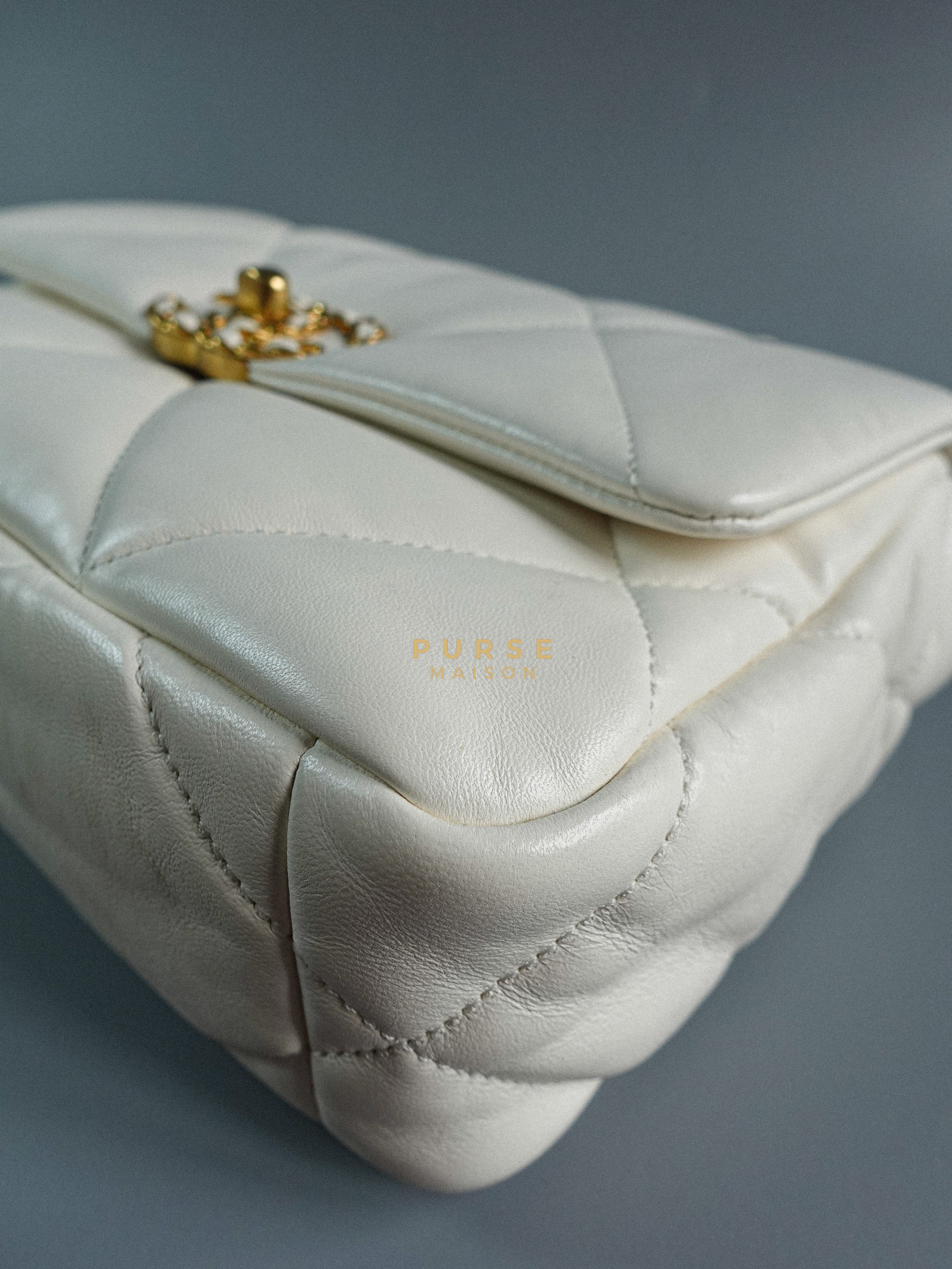 19 Small Flap Bag in White Lambskin Leather and Mixed Hardware (Microchip) | Purse Maison Luxury Bags Shop