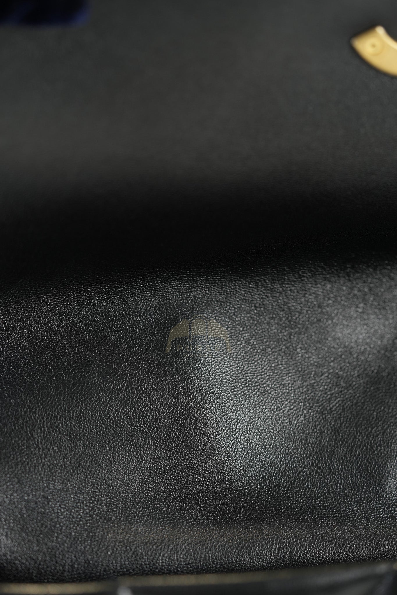 19 Small in Black Lambskin Leather & Mix Hardware Microchip | Purse Maison Luxury Bags Shop