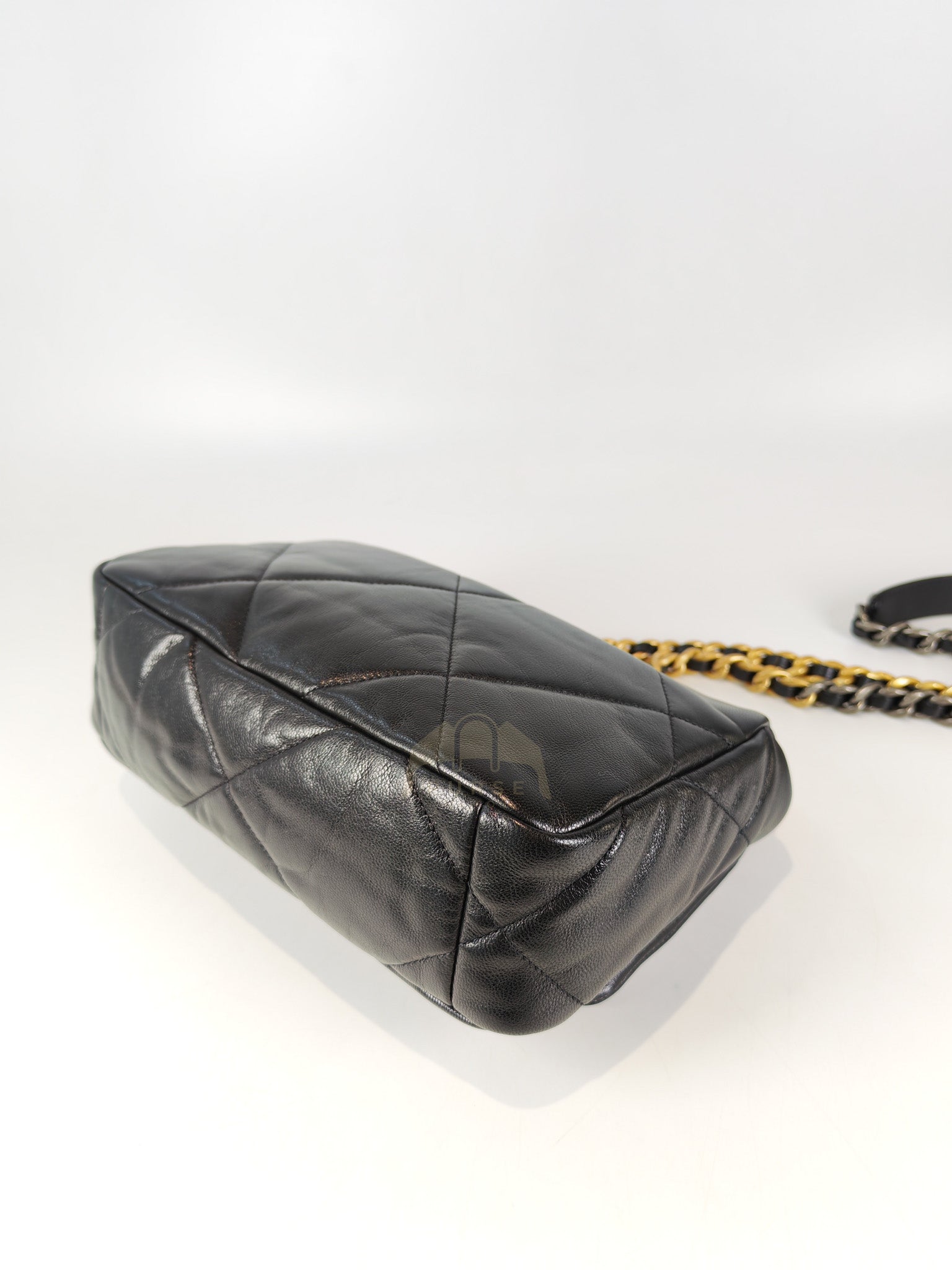 19 Small in Black Lambskin Leather & Mixed Hardware Series 29 | Purse Maison Luxury Bags Shop