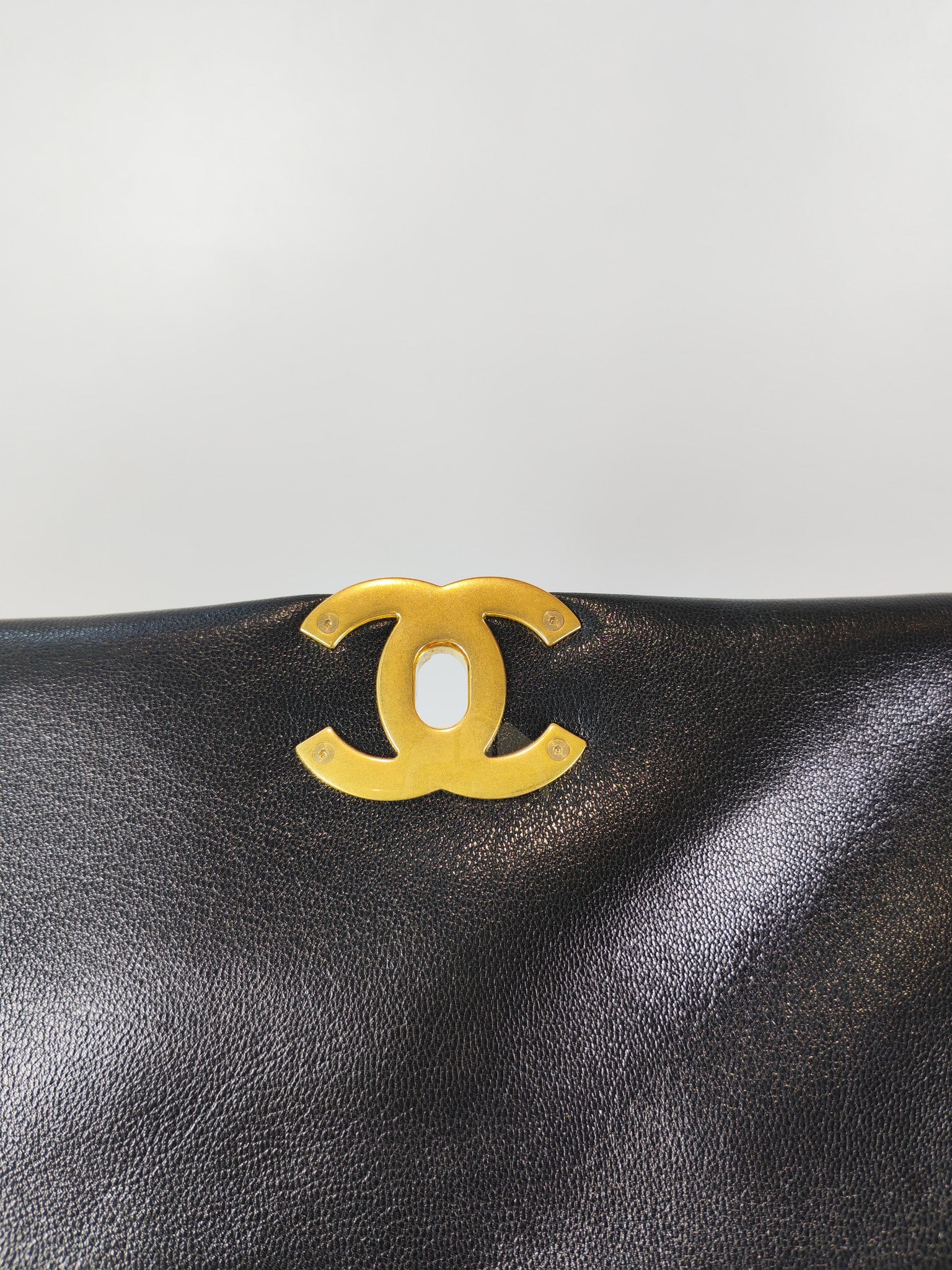 19 Small in Black Lambskin Leather & Mixed Hardware Series 29 | Purse Maison Luxury Bags Shop