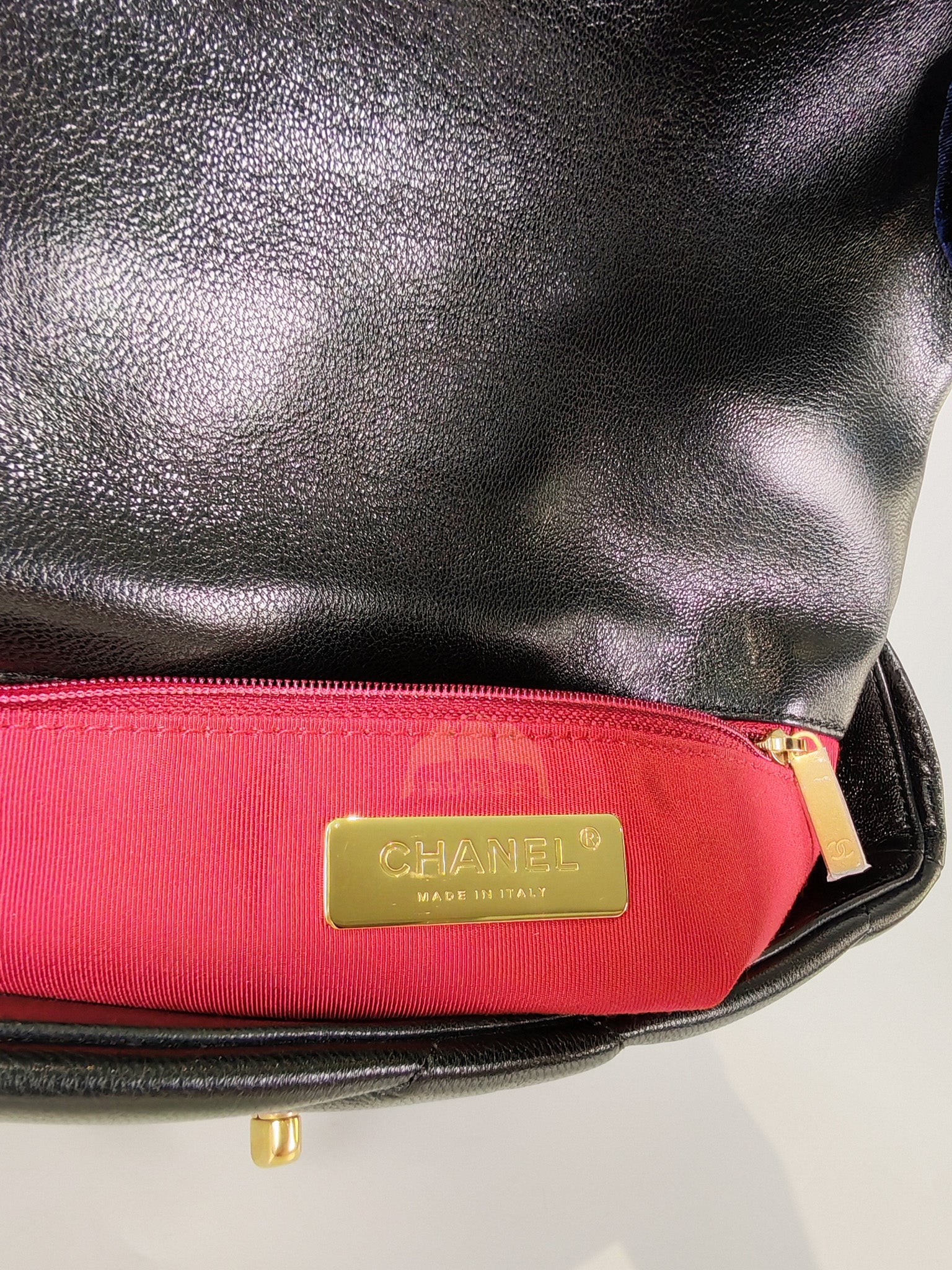 19 Small in Black Lambskin Leather & Mixed Hardware Series 29 | Purse Maison Luxury Bags Shop