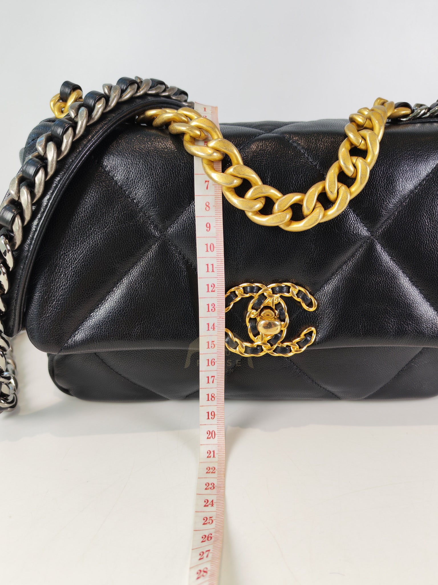 19 Small in Black Lambskin Leather & Mixed Hardware Series 29 | Purse Maison Luxury Bags Shop