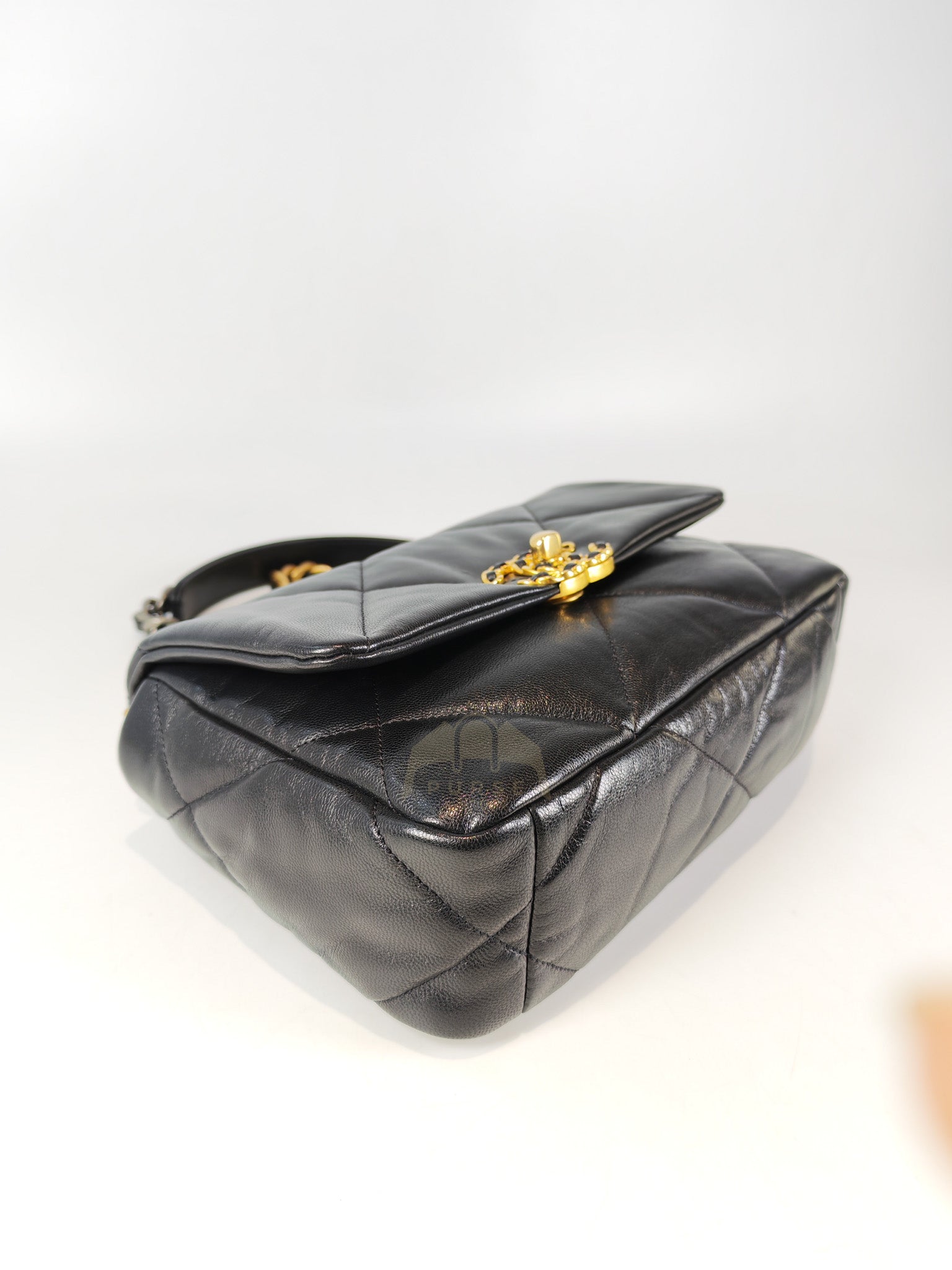 19 Small in Black Lambskin Leather & Mixed Hardware Series 29 | Purse Maison Luxury Bags Shop
