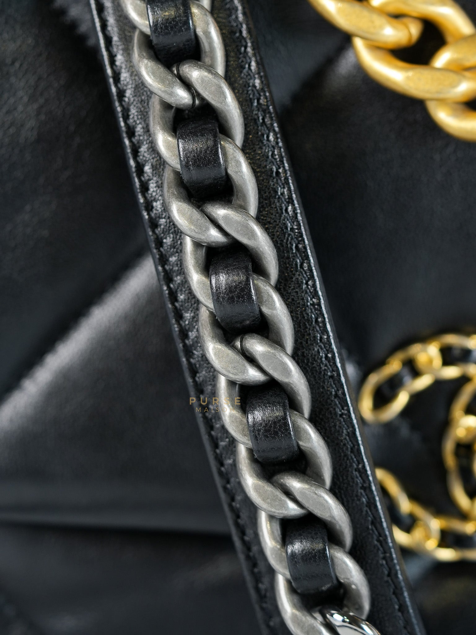 19 Small in Black Quilted Lambskin Leather in Mix Hardware(Microchip) | Purse Maison Luxury Bags Shop