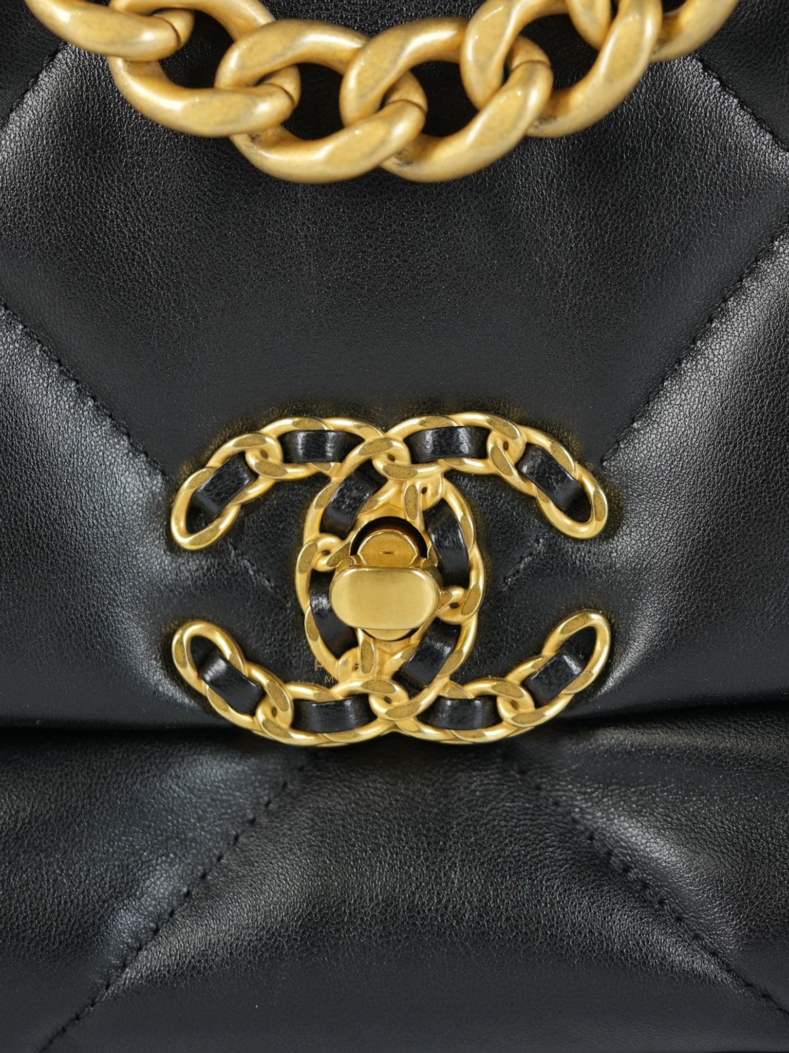 19 Small in Black Quilted Lambskin Leather in Mixed Hardware Microchip | Purse Maison Luxury Bags Shop