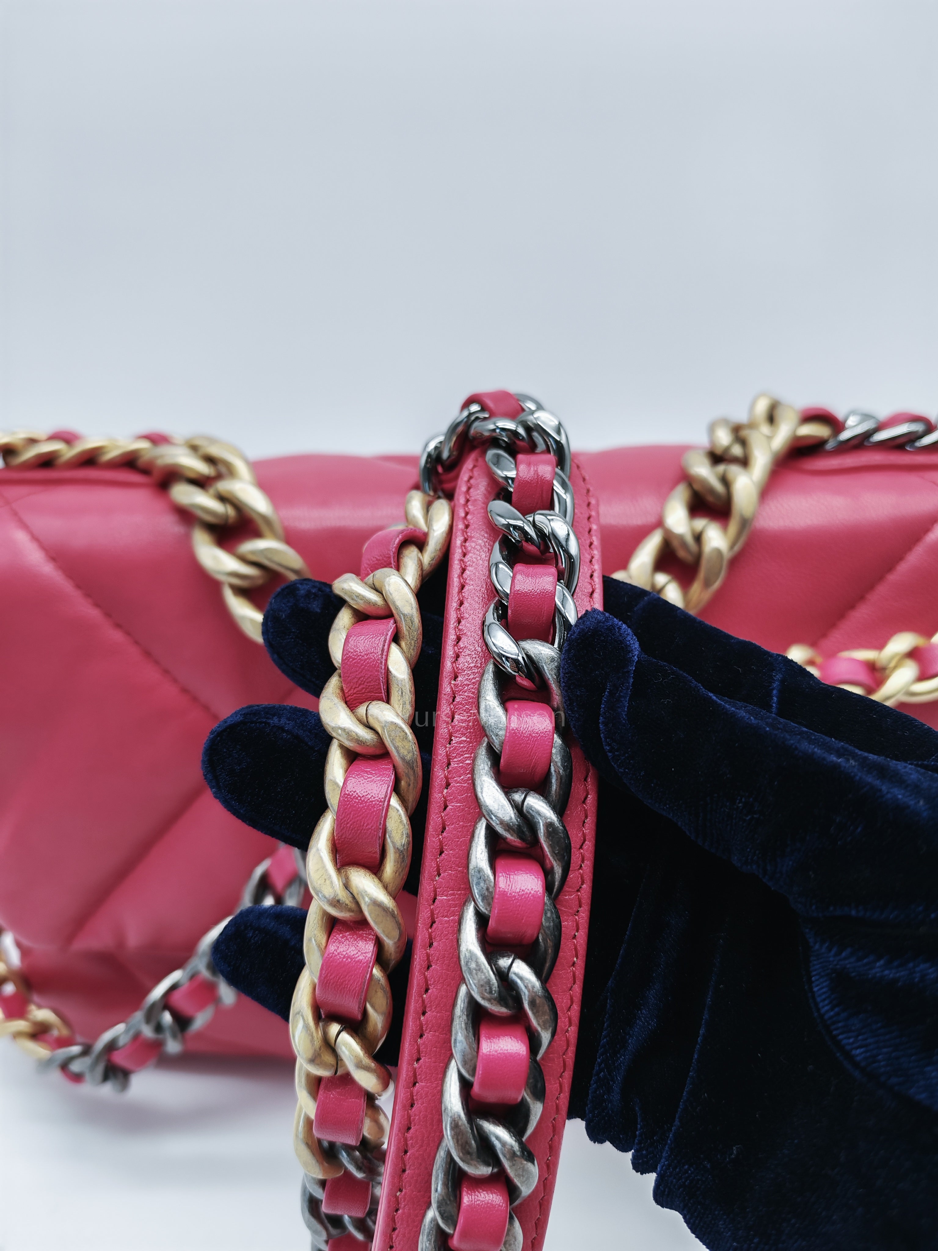 19 Small in Dark Pink Quilted Goatskin Leather Mixed Hardware Series 30 | Purse Maison Luxury Bags Shop