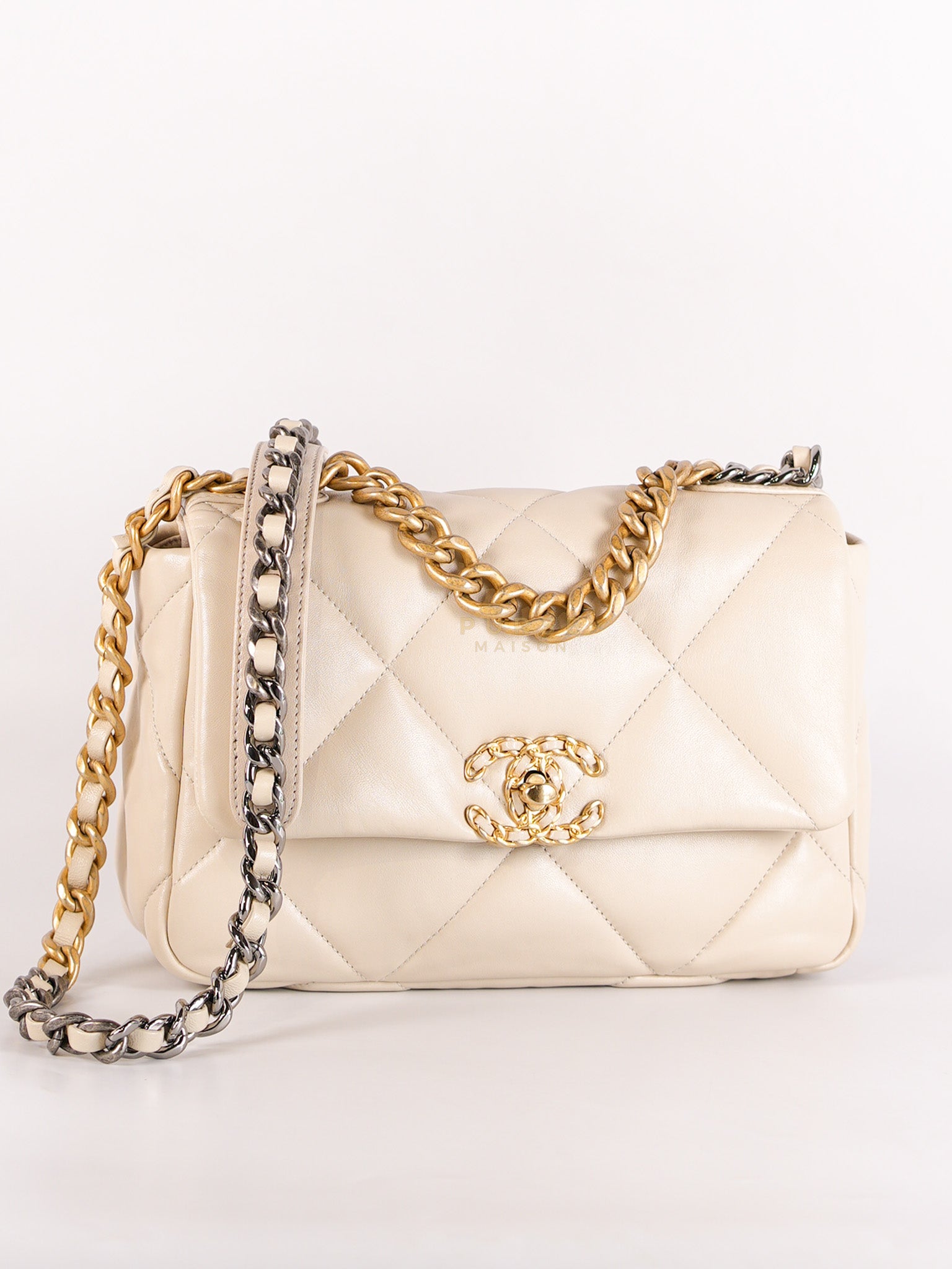 19 Small in Light Beige Lambskin and Mix Hardware Series 30 | Purse Maison Luxury Bags Shop