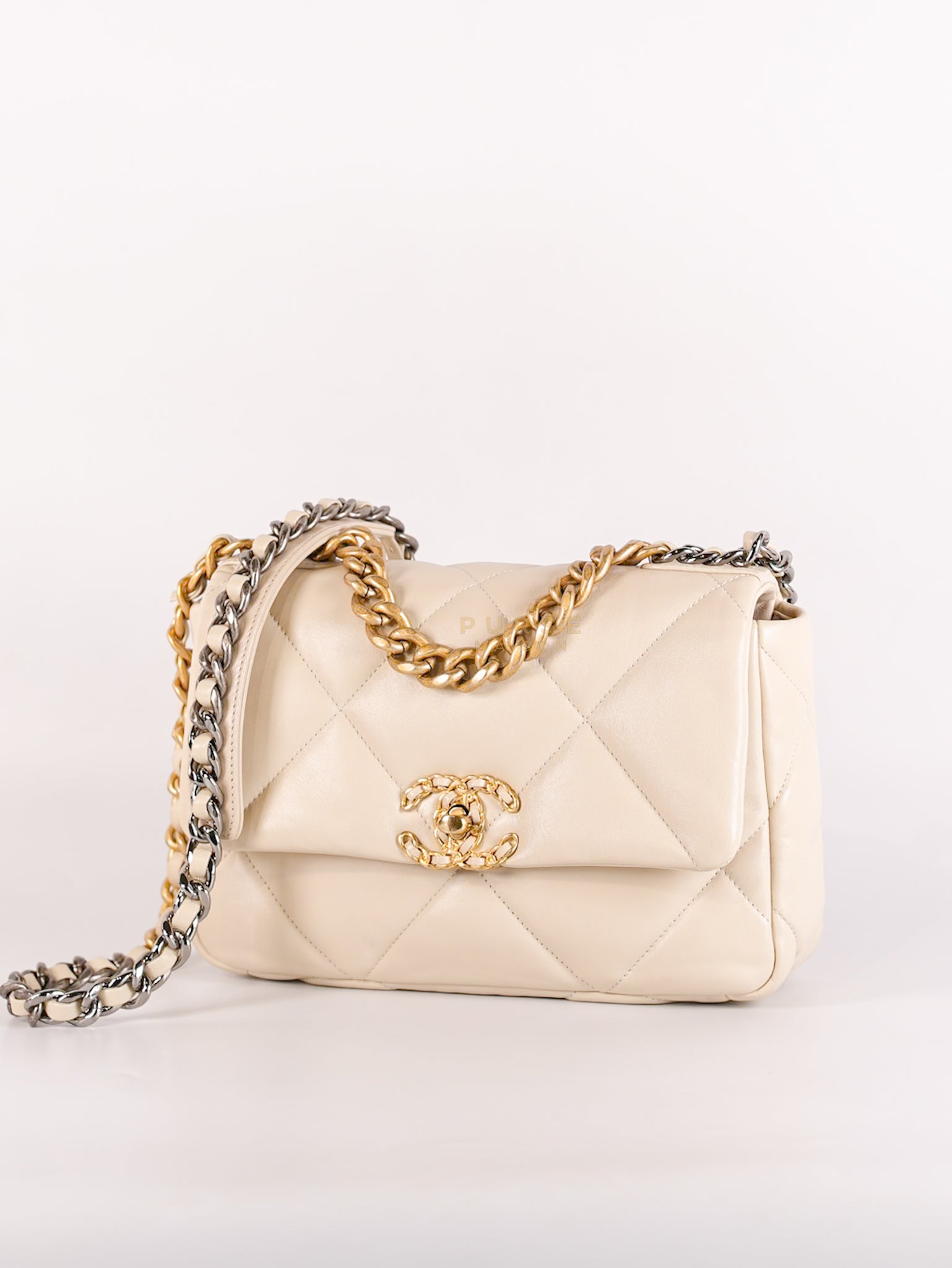 19 Small in Light Beige Lambskin and Mix Hardware Series 30 | Purse Maison Luxury Bags Shop