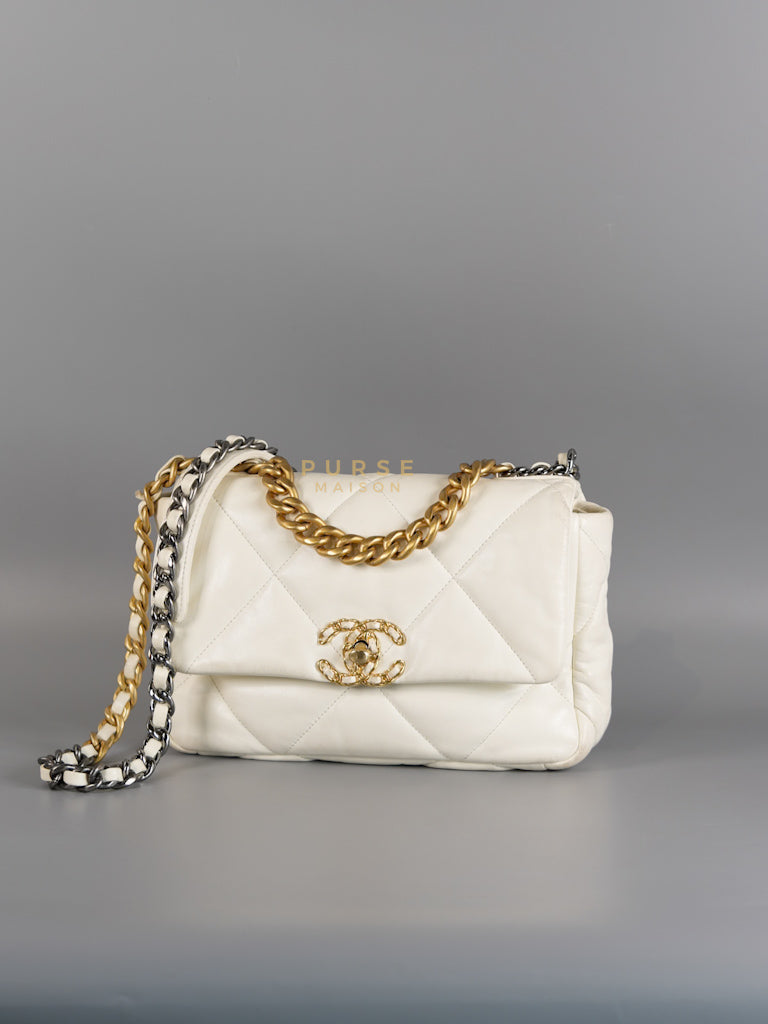 19 Small in White Lambskin Leather and Mix Hardware (Microchip) | Purse Maison Luxury Bags Shop