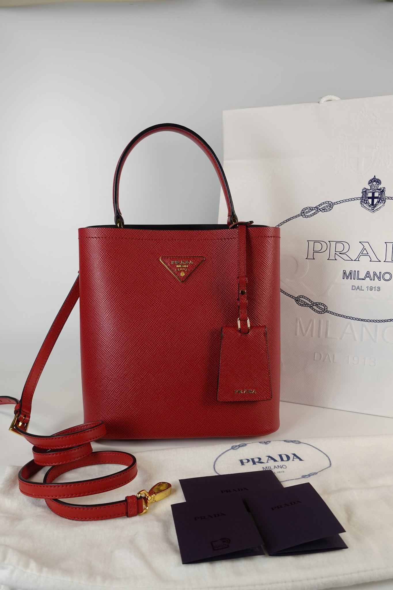 1BA212 Medium Panier Saffiano Cuir Leather Bag in Fuoco