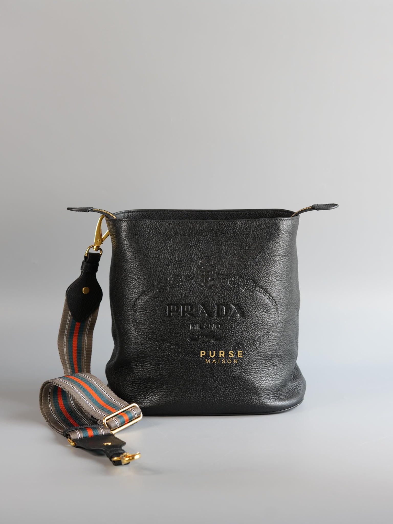 1BE057 Secchiello in Black Vitello Phenix Bag | Purse Maison Luxury Bags Shop