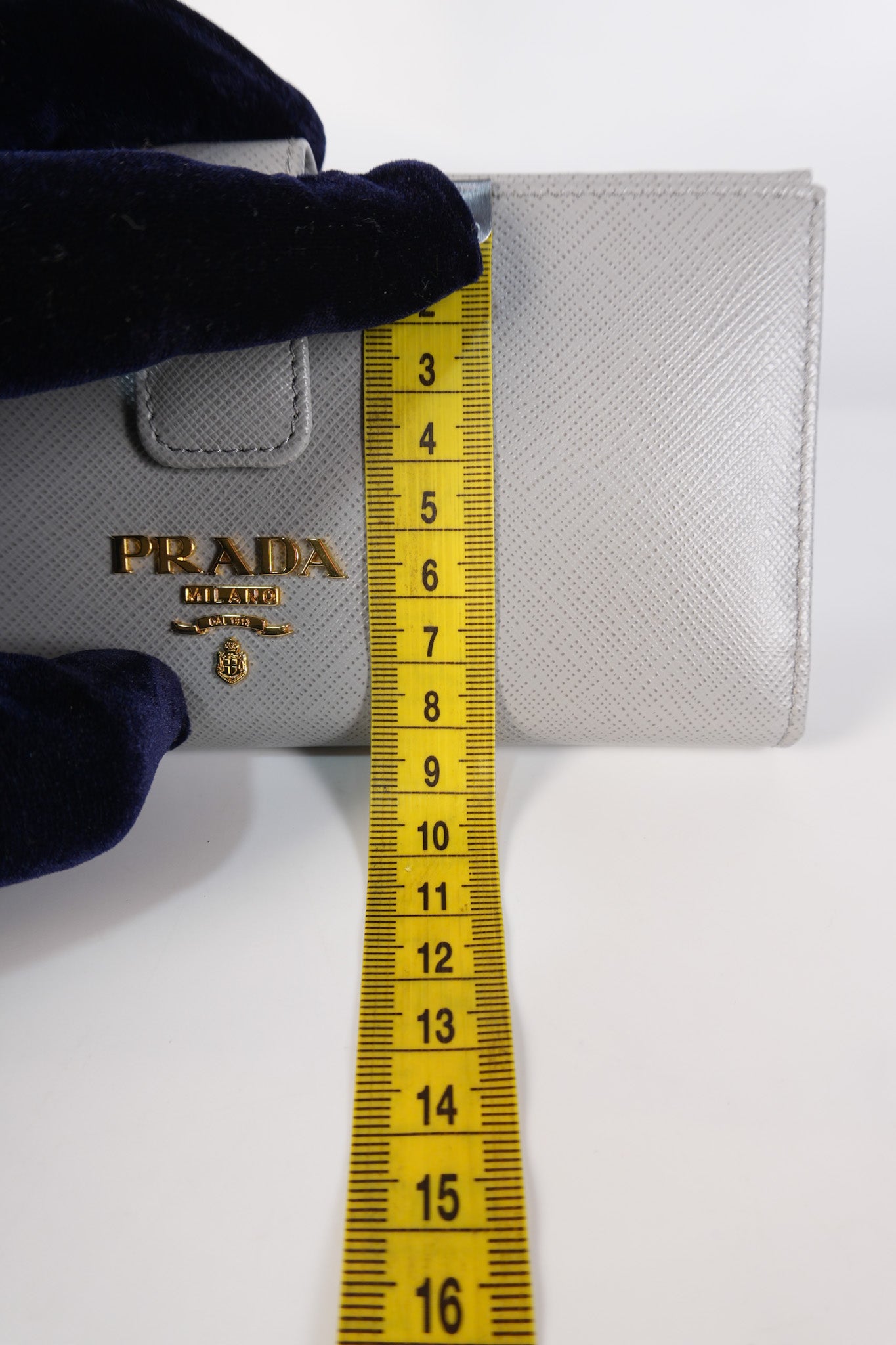 1MV025 Bi-fold Long Wallet in Nube Saffiano Leather | Purse Maison Luxury Bags Shop