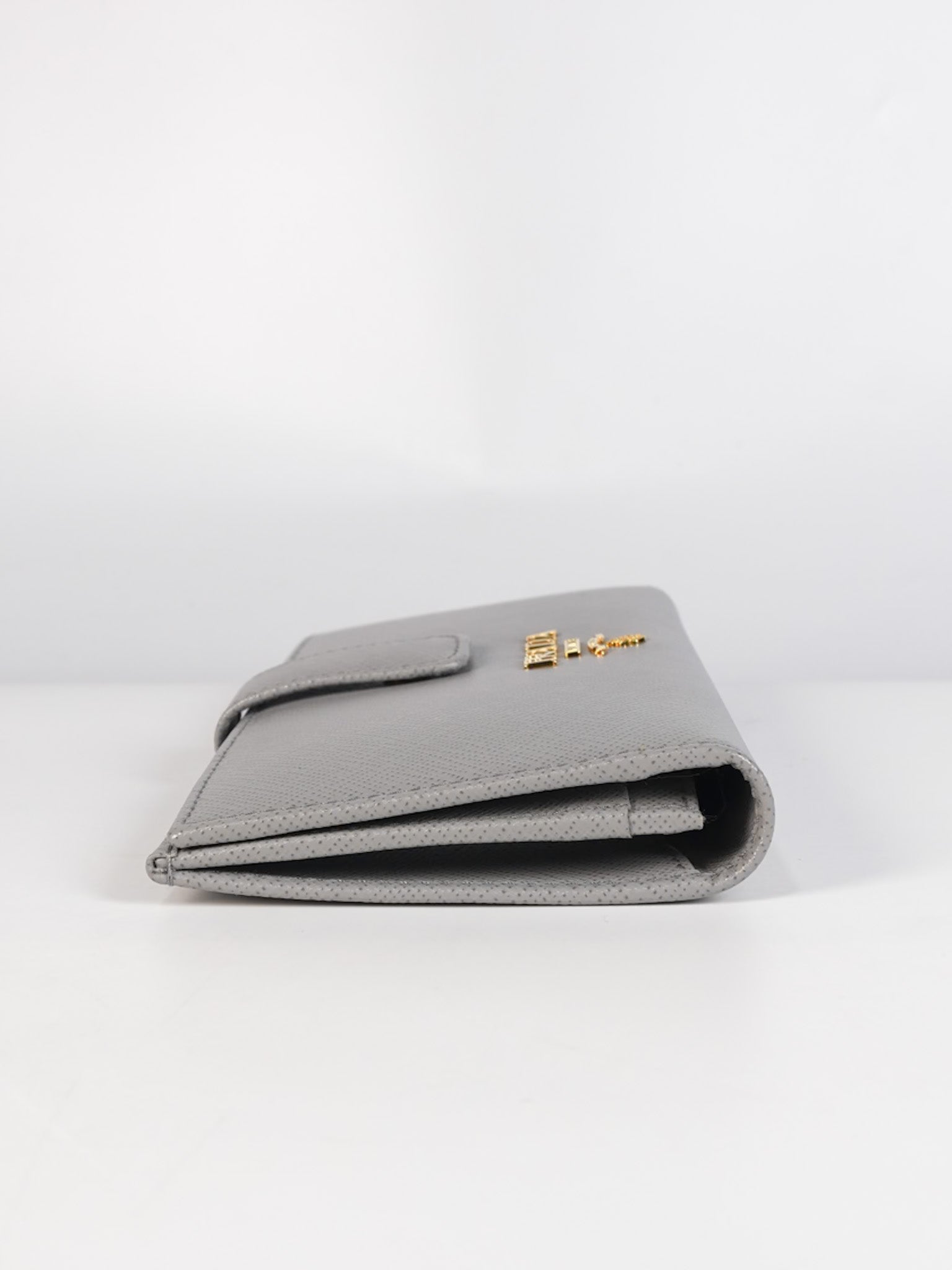 1MV025 Bi-fold Long Wallet in Nube Saffiano Leather | Purse Maison Luxury Bags Shop