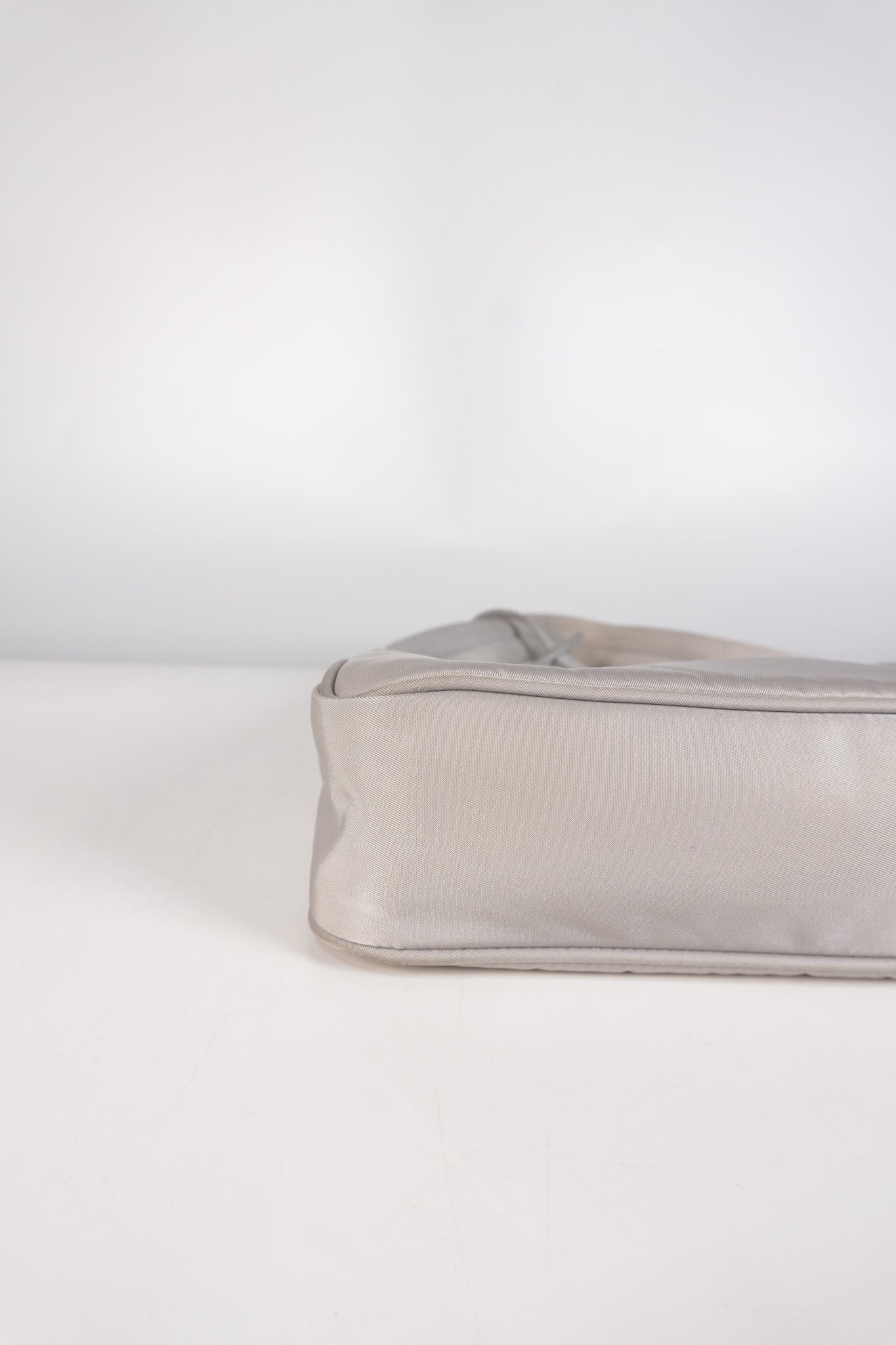 1NE515 Re-edition 2000 in Fiordaliso Tessuto Nylon | Purse Maison Luxury Bags Shop