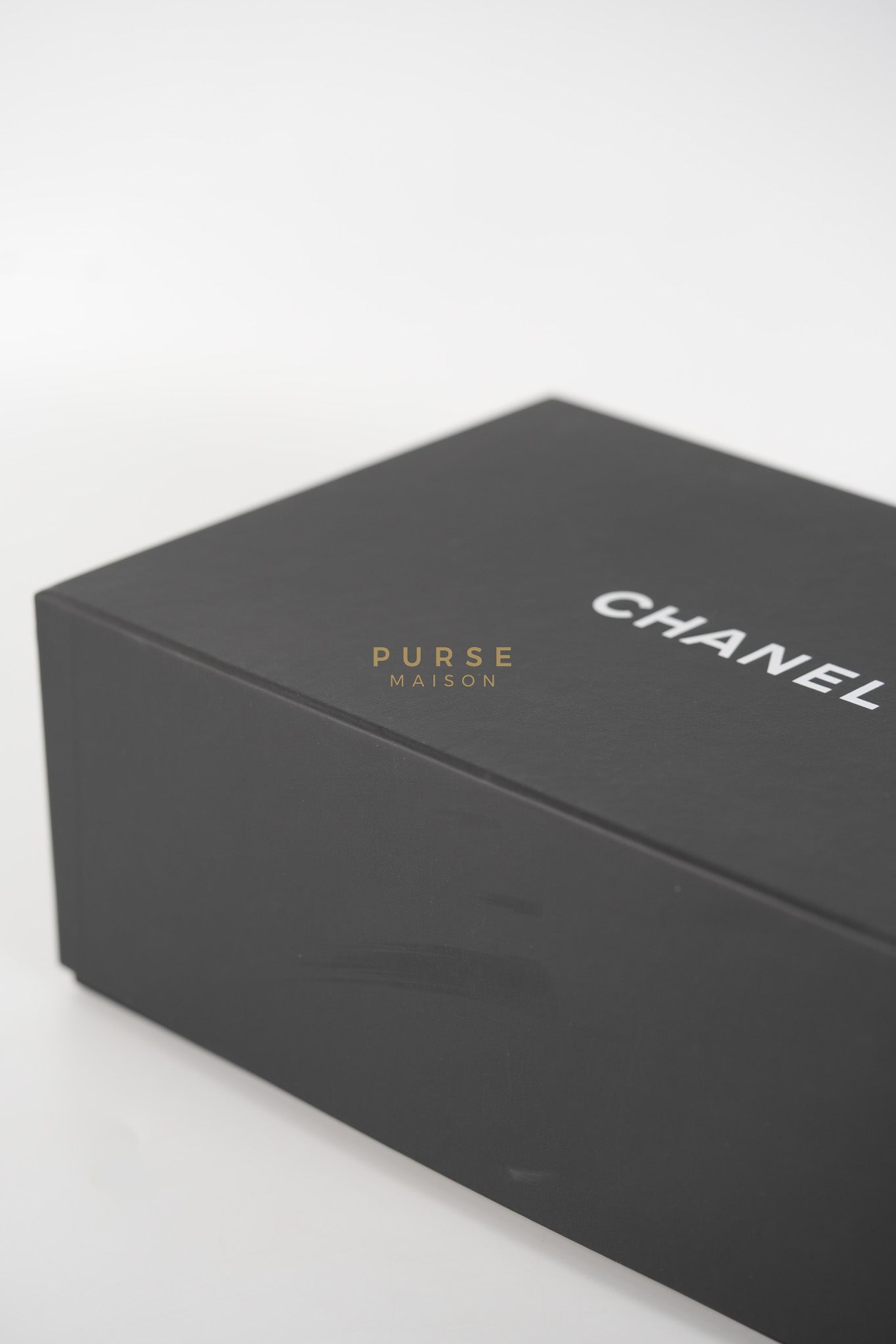 Reissue 2.55 Size 225 Small Black in Calfskin Distressed Leather (Microchip)