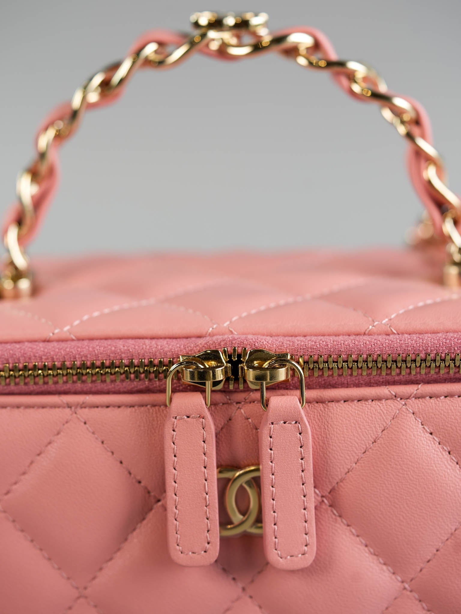 22k Vanity Case Top in Pink Lambskin Leather and Light Gold Hardware (Microchip) | Purse Maison Luxury Bags Shop