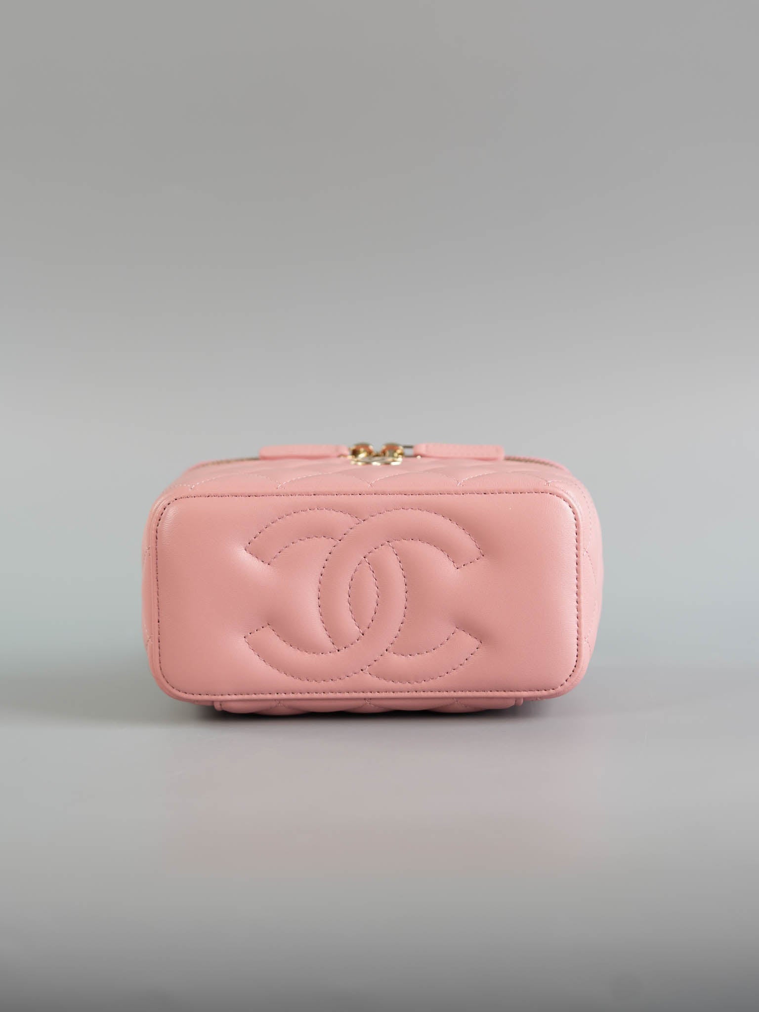 22k Vanity Case Top in Pink Lambskin Leather and Light Gold Hardware (Microchip) | Purse Maison Luxury Bags Shop