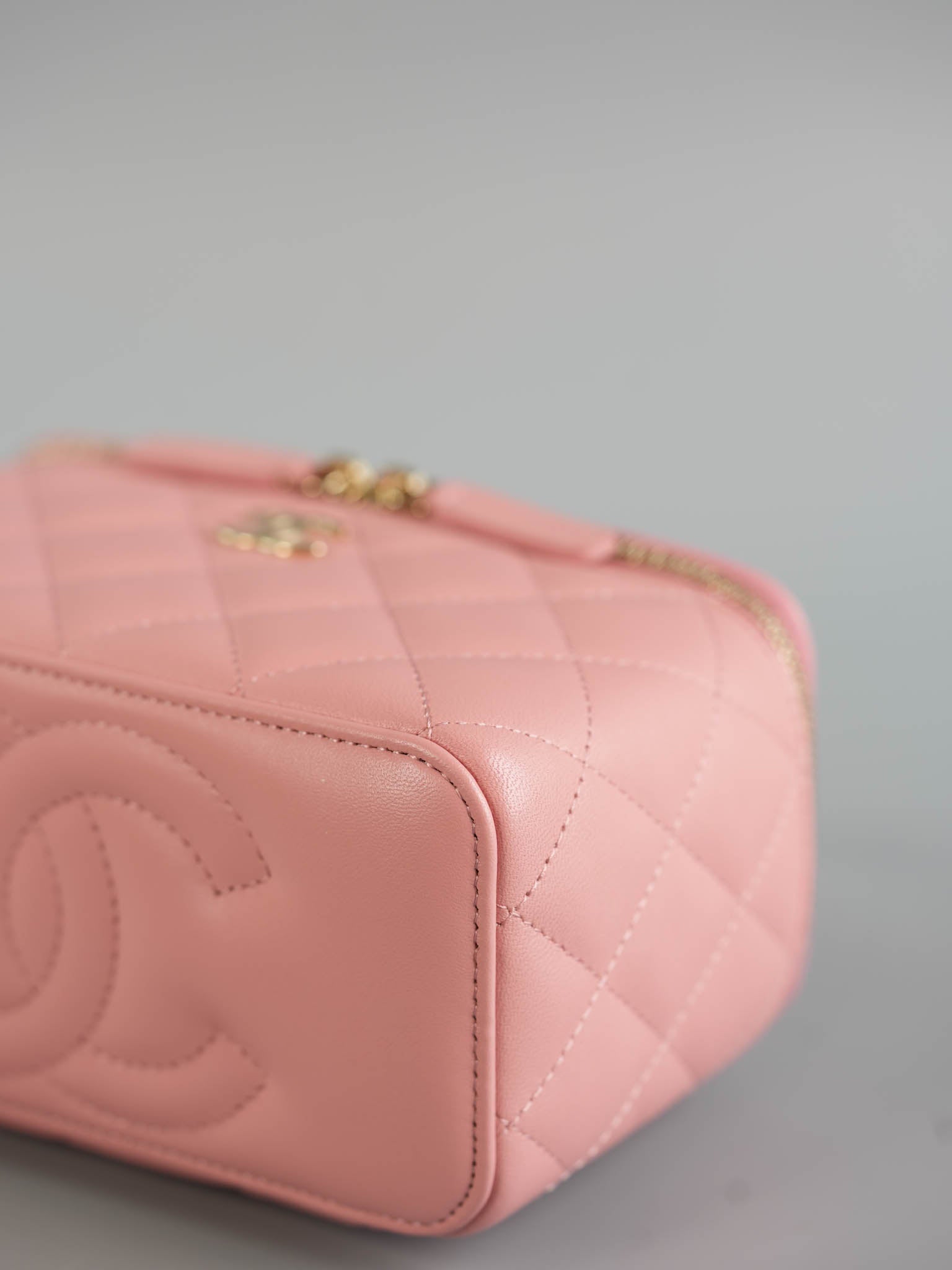 22k Vanity Case Top in Pink Lambskin Leather and Light Gold Hardware (Microchip) | Purse Maison Luxury Bags Shop