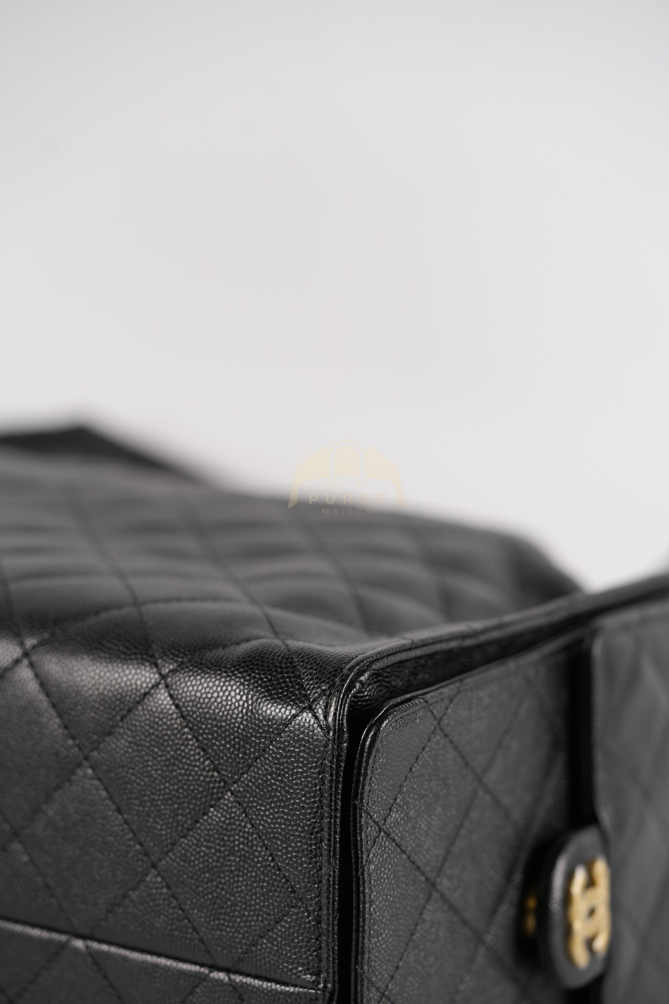 25 Medium in Black Caviar Leather and Aged Gold Hardware (Microchip) | Purse Maison Luxury Bags Shop