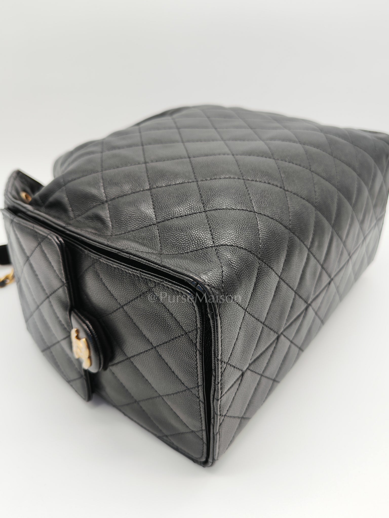 25 Medium in Black Caviar Leather and Aged Gold Hardware (Microchip) | Purse Maison Luxury Bags Shop