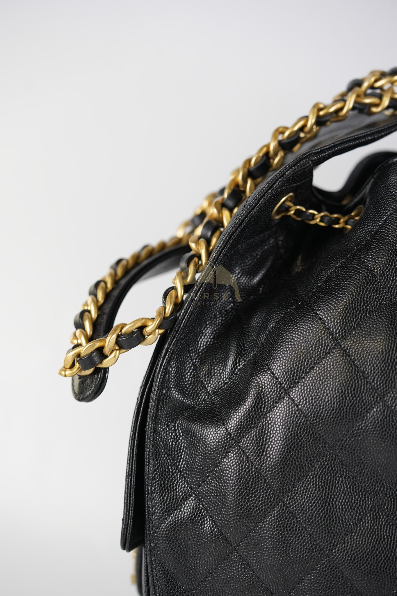 25 Medium in Black Caviar Leather and Aged Gold Hardware (Microchip) | Purse Maison Luxury Bags Shop