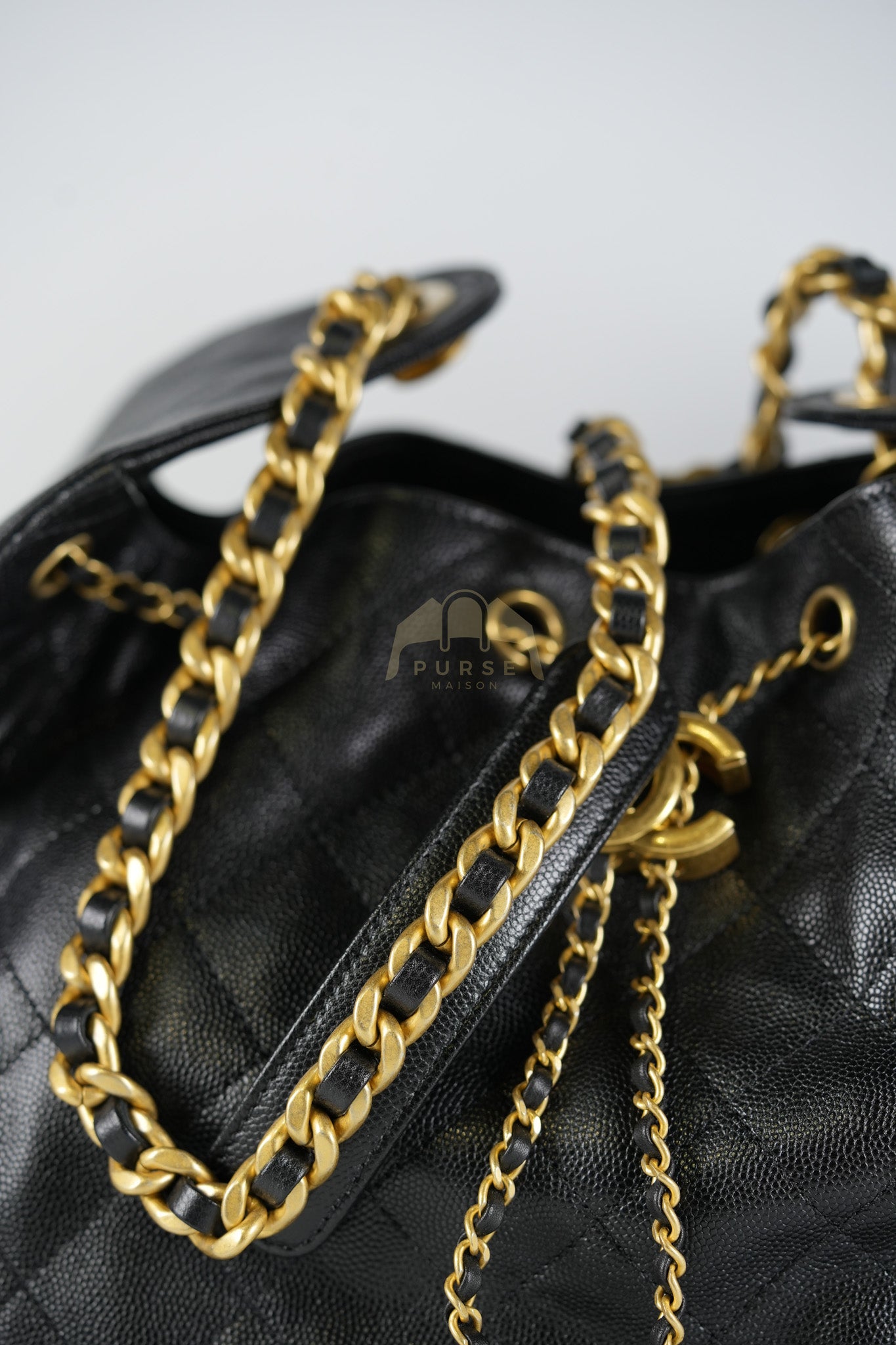 25 Medium in Black Caviar Leather and Aged Gold Hardware (Microchip) | Purse Maison Luxury Bags Shop