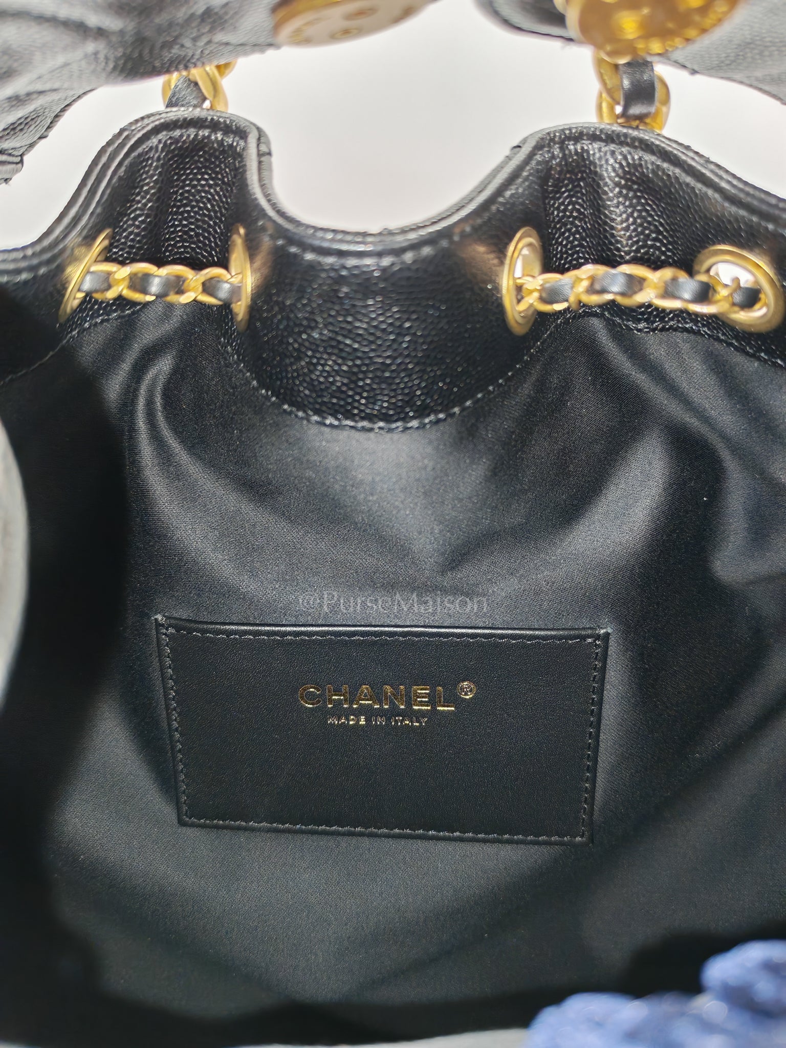 25 Medium in Black Caviar Leather and Aged Gold Hardware (Microchip) | Purse Maison Luxury Bags Shop